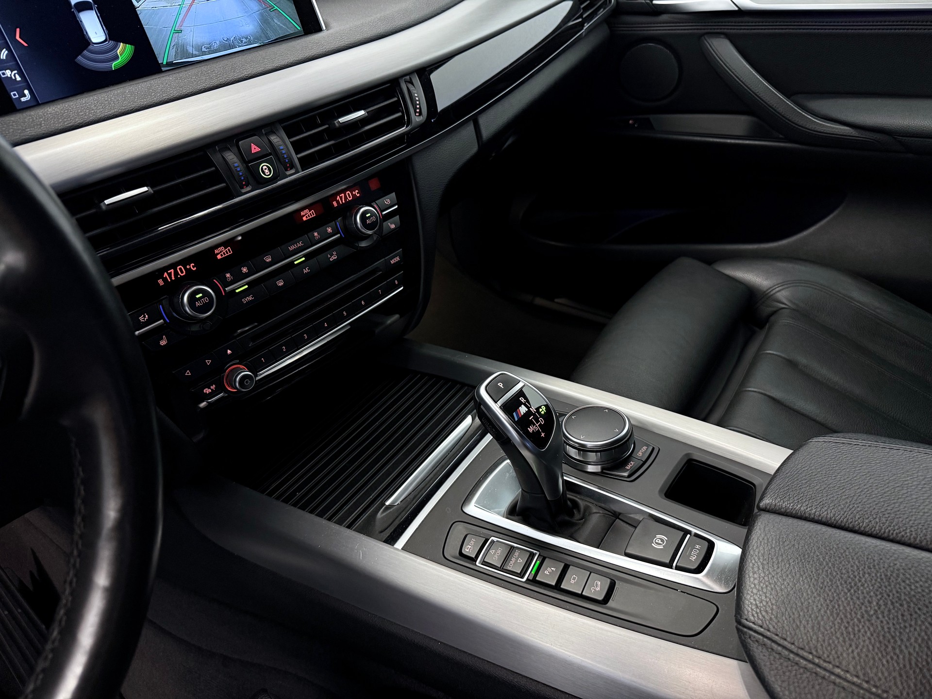 BMW X5 xDrive M50d Steptronic-image-21