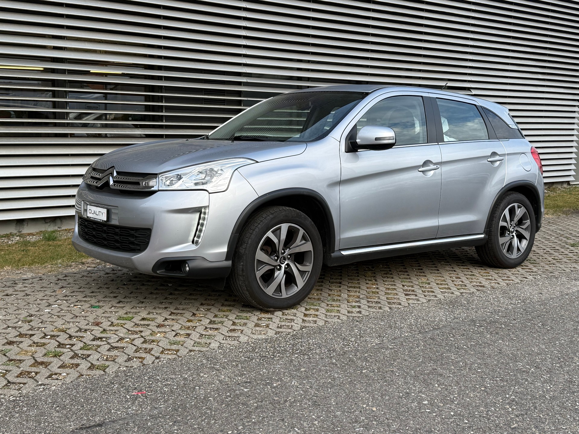 CITROEN C4 Aircross 1.6 HDi Exclusive 4WD-image-8