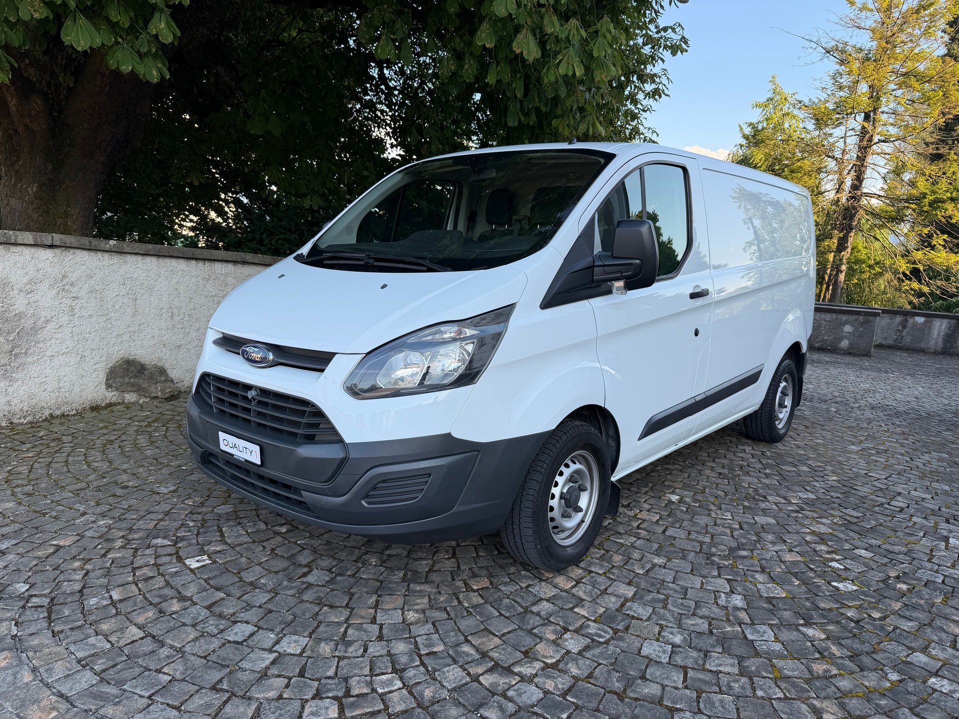 FORD Transit Custom Van 310 L1H1 / 1 Hand / Top Zustand / Frisch ab MFK / Service gepflegt / 36 Monate Garantie / 8 Fach /Nur 67tkm