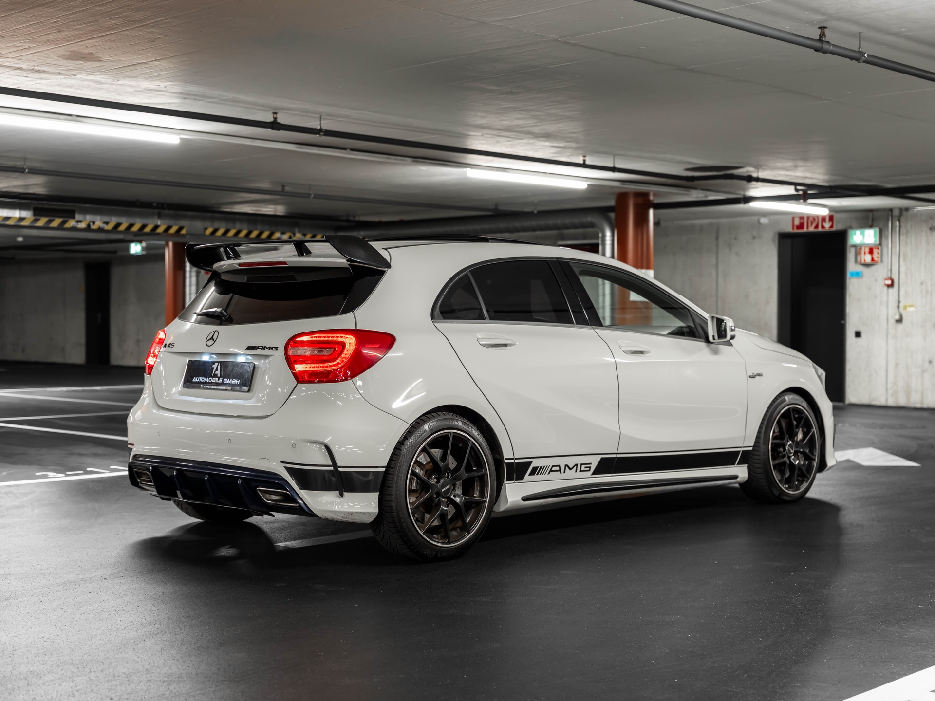 MERCEDES-BENZ A 45 AMG 4Matic Speedshift 7G-DCT-image-12