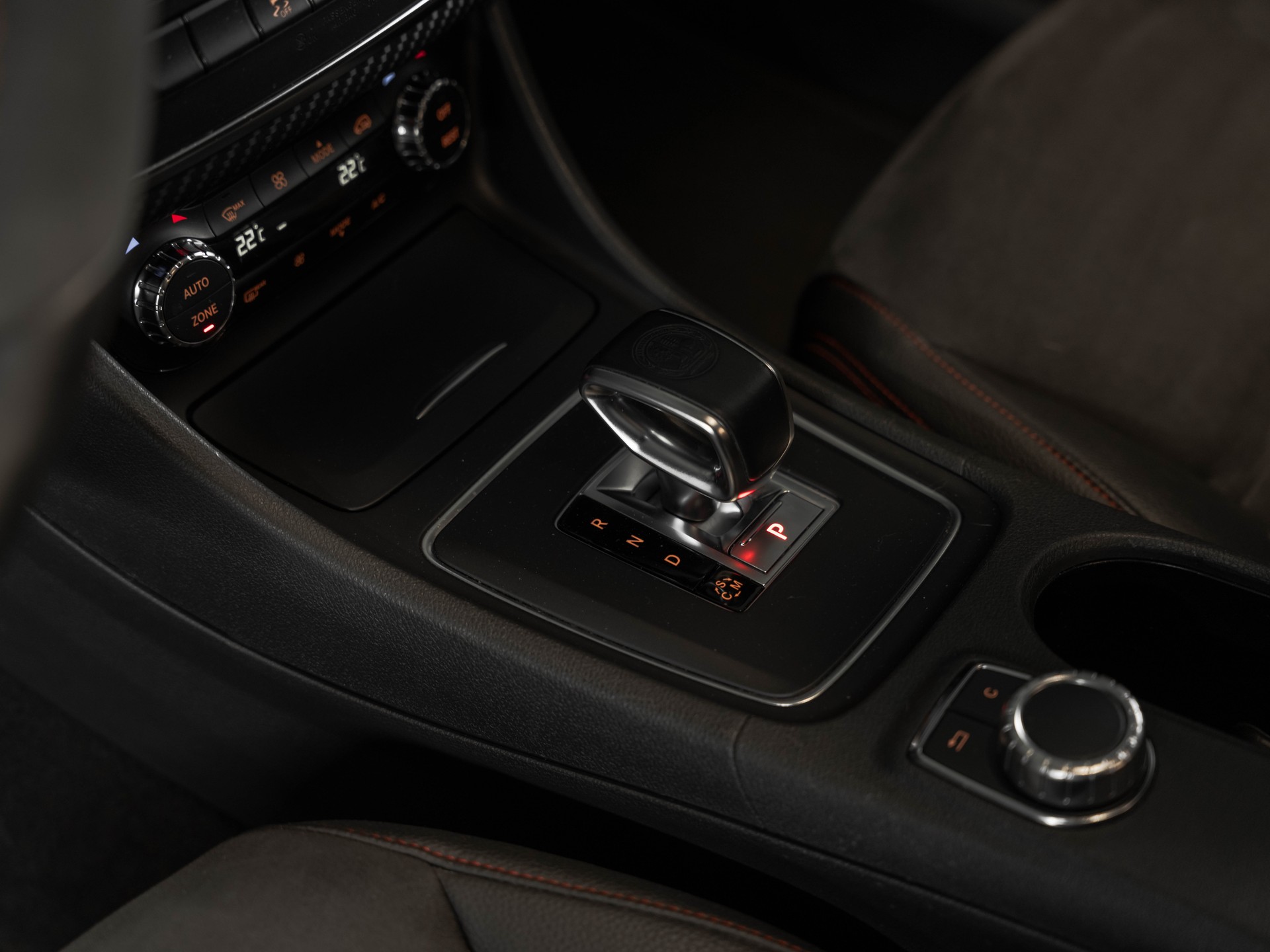MERCEDES-BENZ A 45 AMG 4Matic Speedshift 7G-DCT-image-22