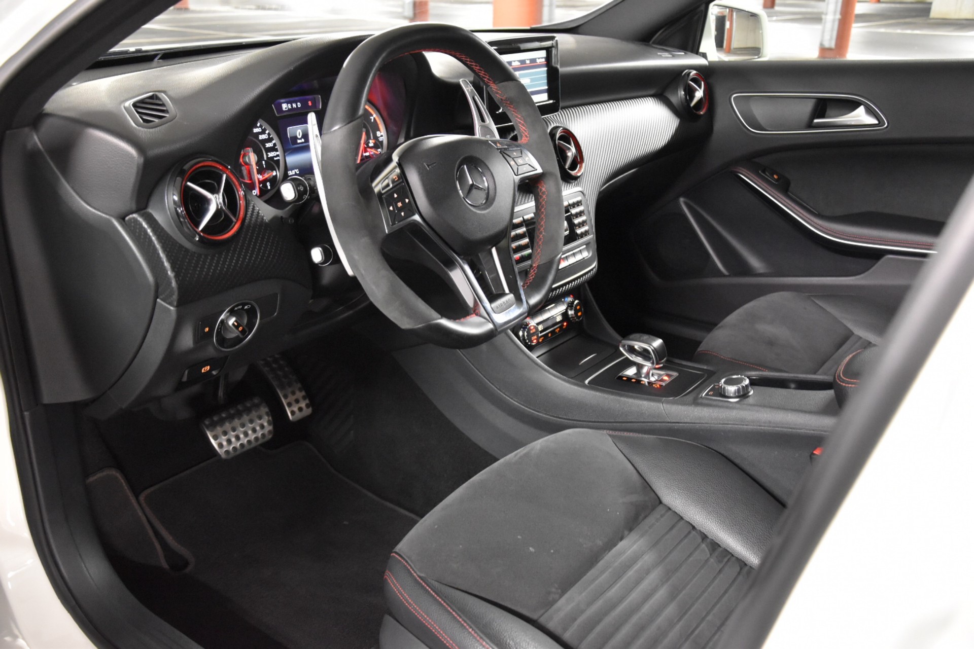 MERCEDES-BENZ A 45 AMG 4Matic Speedshift 7G-DCT-image-18
