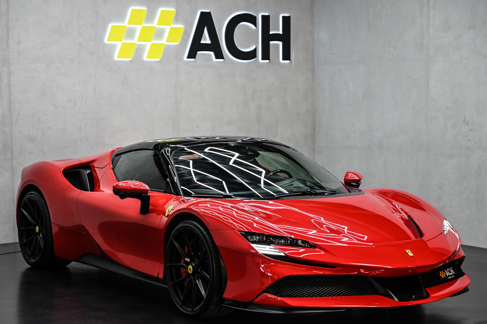 FERRARI SF90 Spider-showroom-element-3