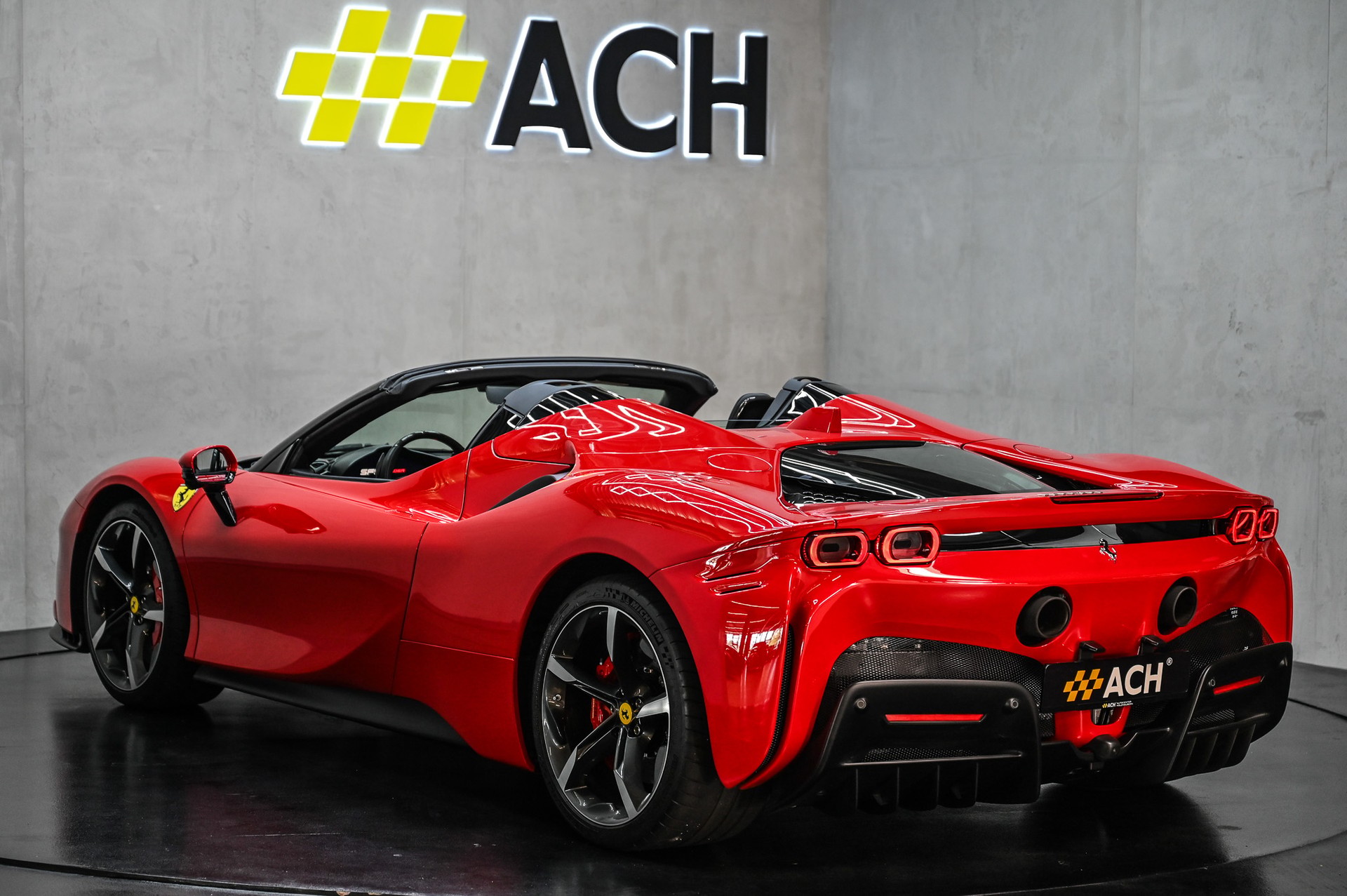 FERRARI SF90 Spider-image-9