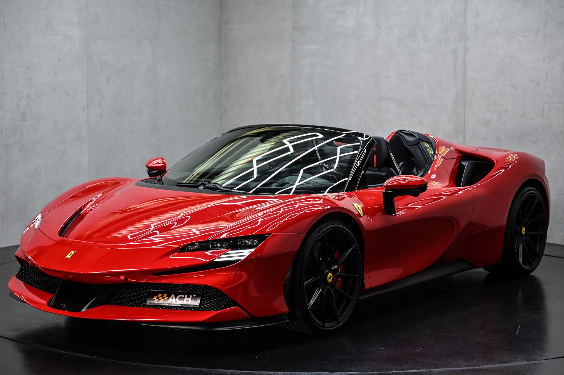 FERRARI SF90 Spider-showroom-element-2