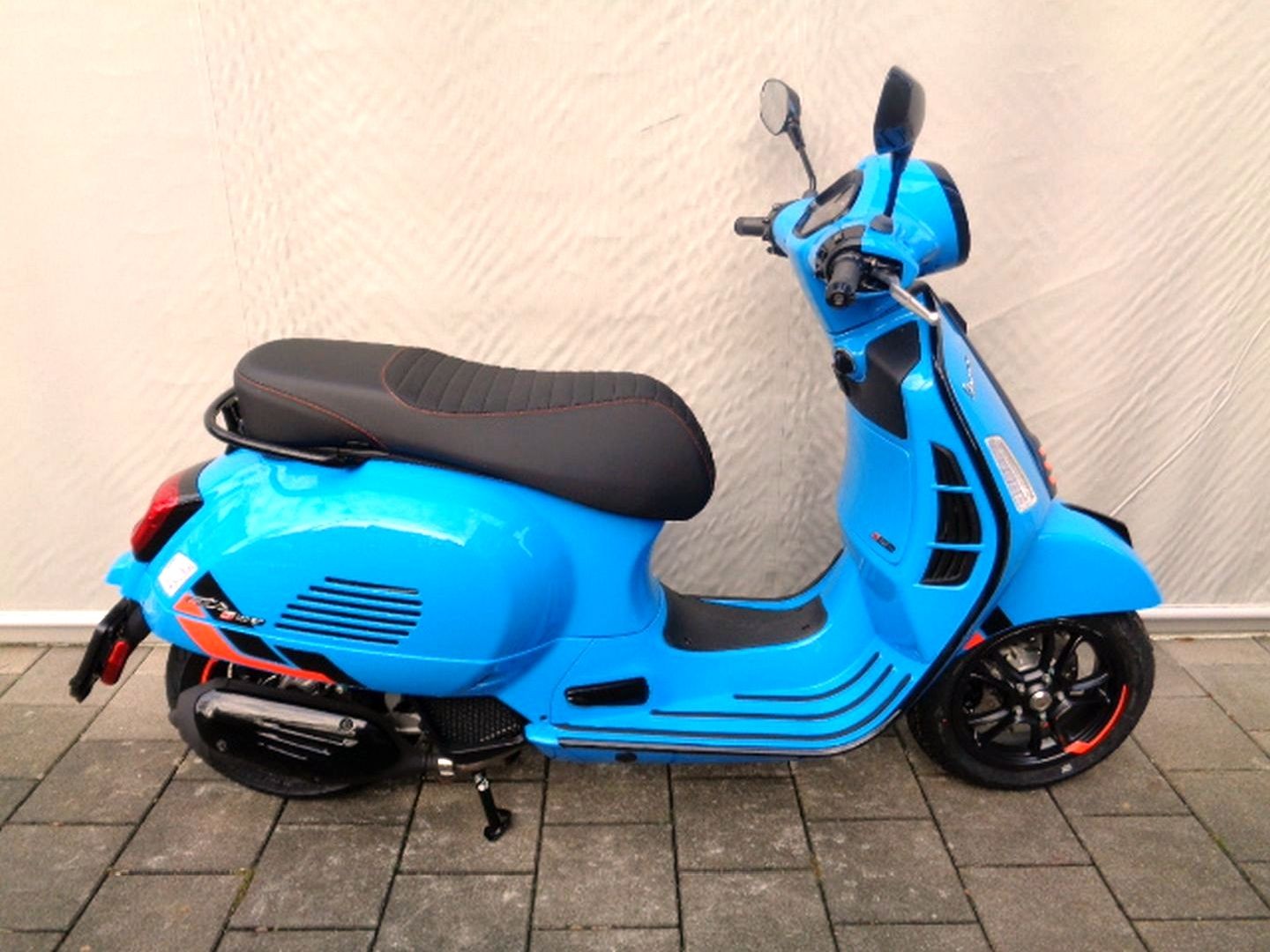 PIAGGIO VESPA GTS 125 RST SUPER SPORT-image-3