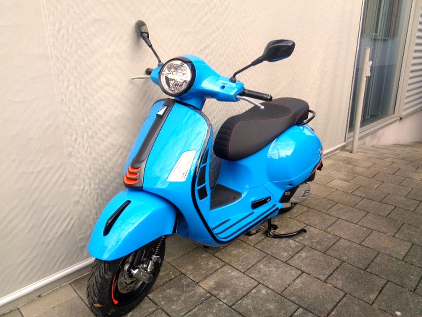 PIAGGIO VESPA GTS 125 RST SUPER SPORT-image-1