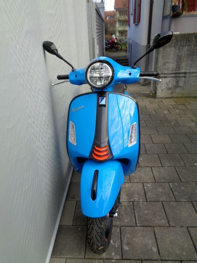 PIAGGIO VESPA GTS 125 RST SUPER SPORT-image-2