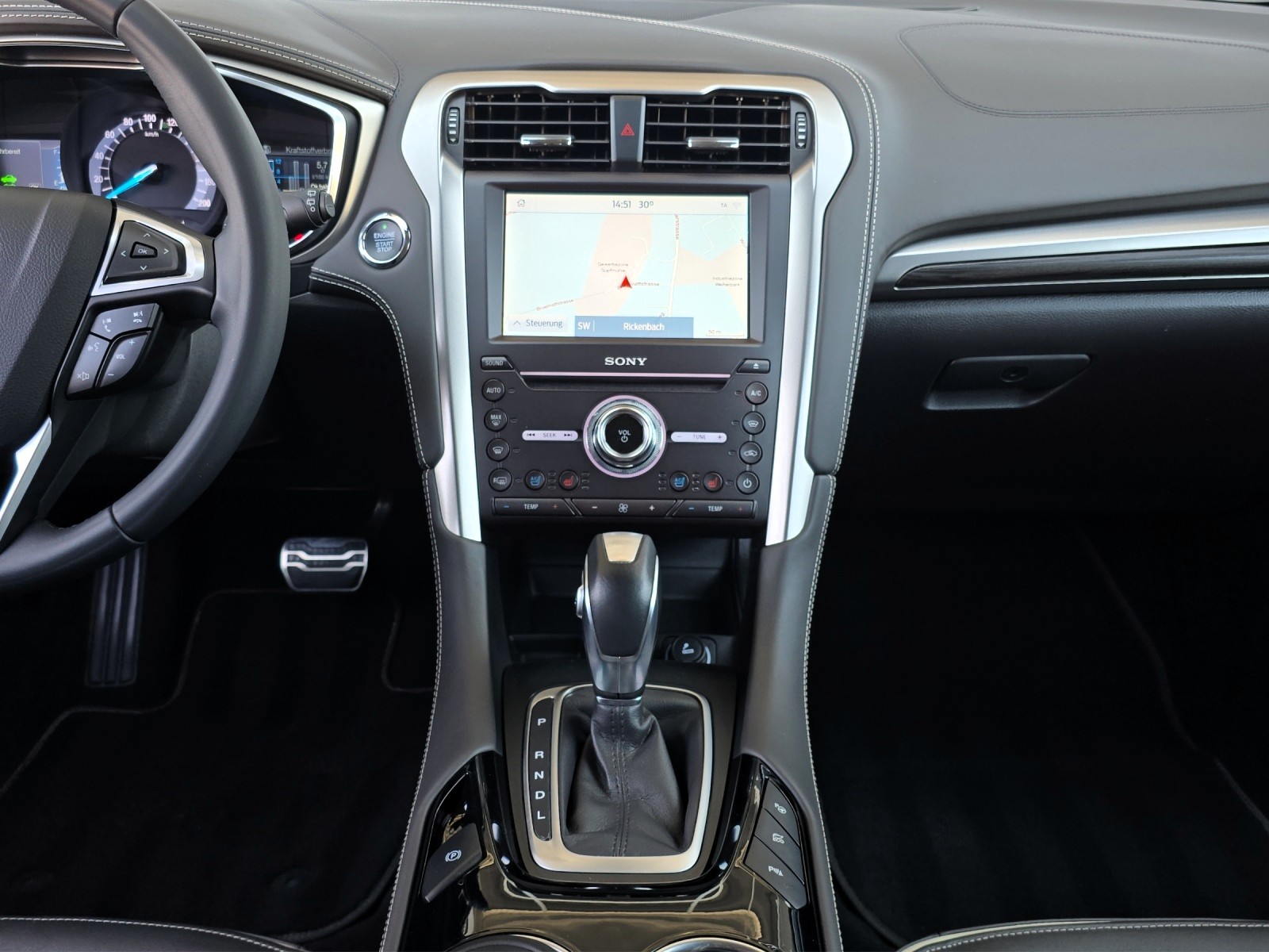 FORD Mondeo 2.0 HEV Vignale eCVT-image-12