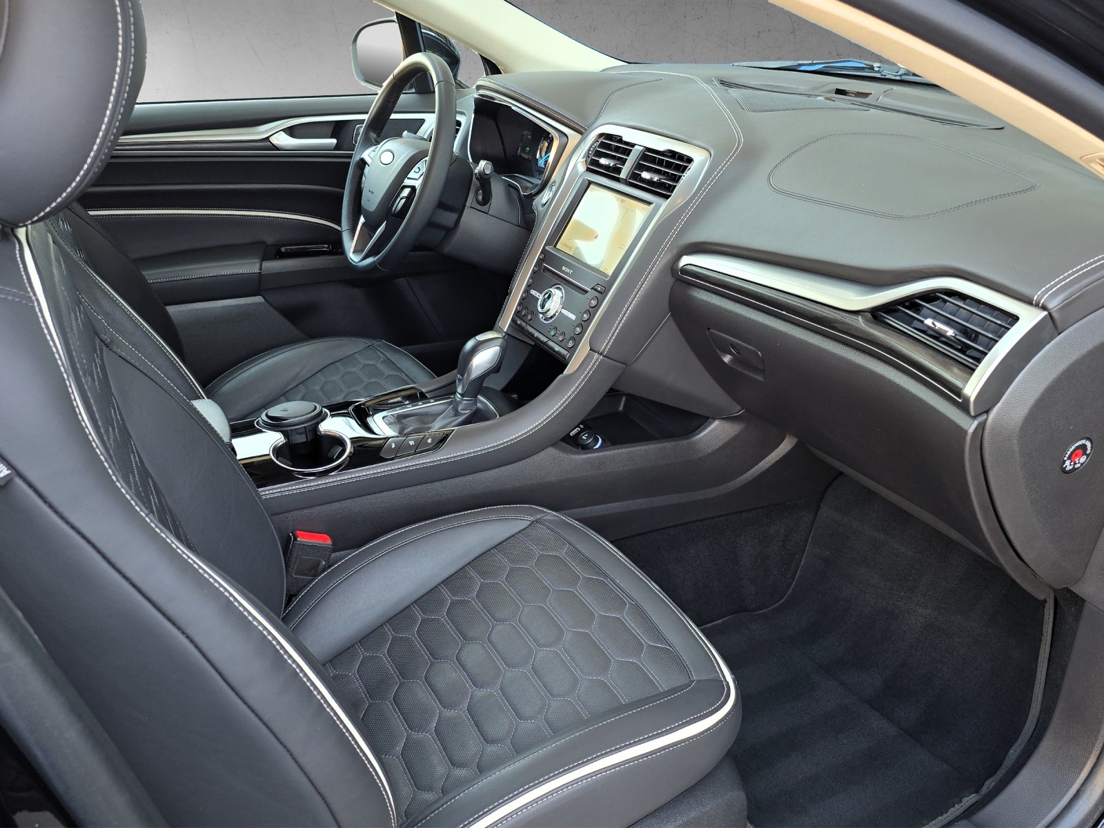 FORD Mondeo 2.0 HEV Vignale eCVT-image-10