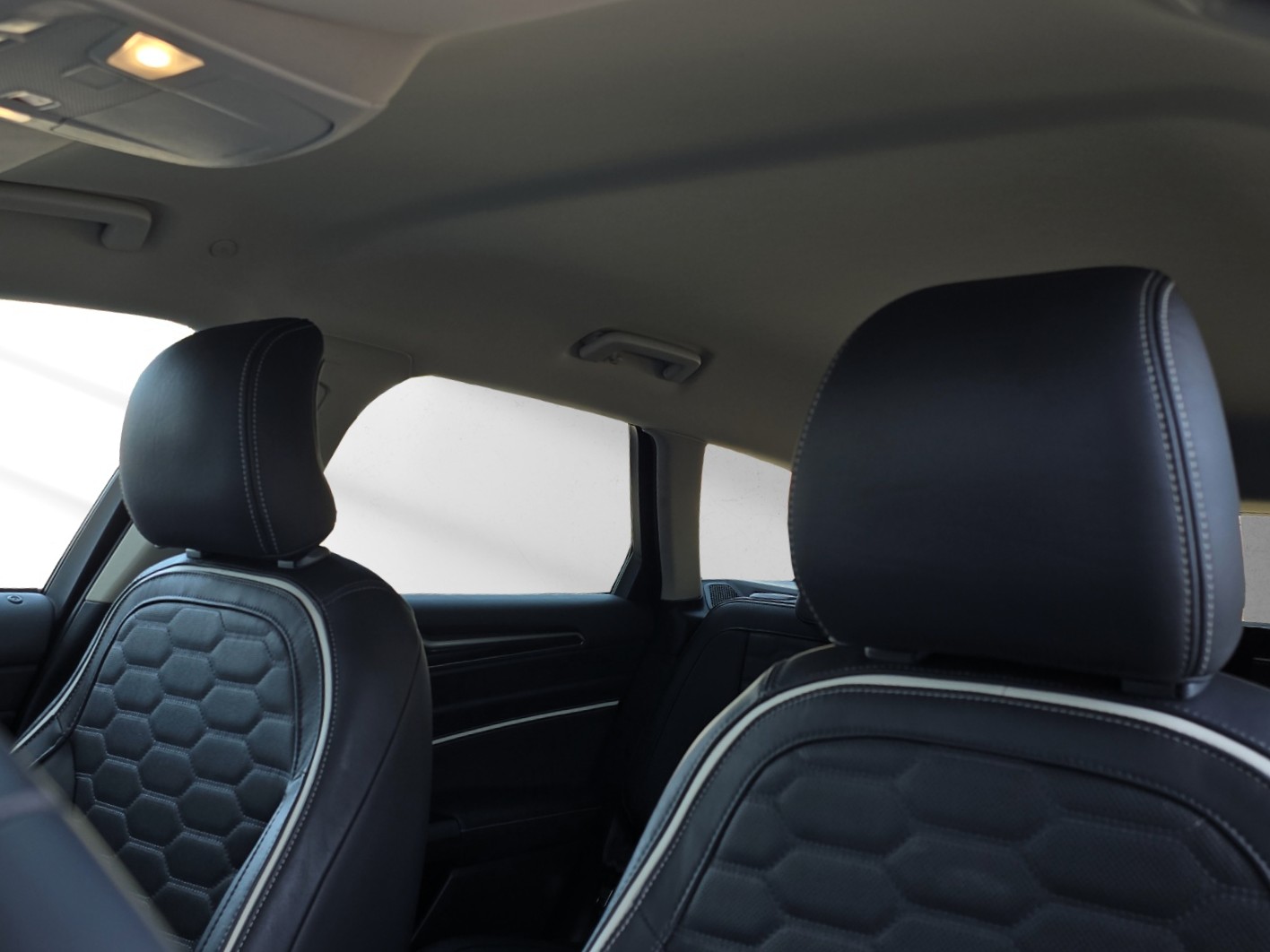 FORD Mondeo 2.0 HEV Vignale eCVT-image-16