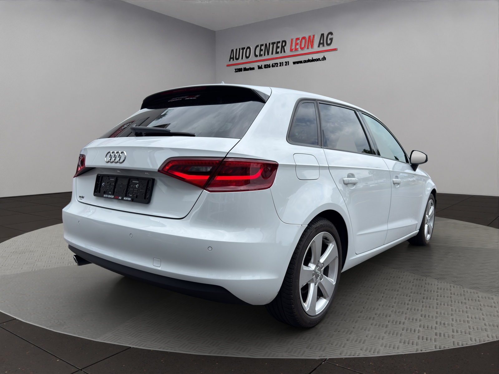 AUDI A3 Sportback 1.6 TDI Ambition-image-5