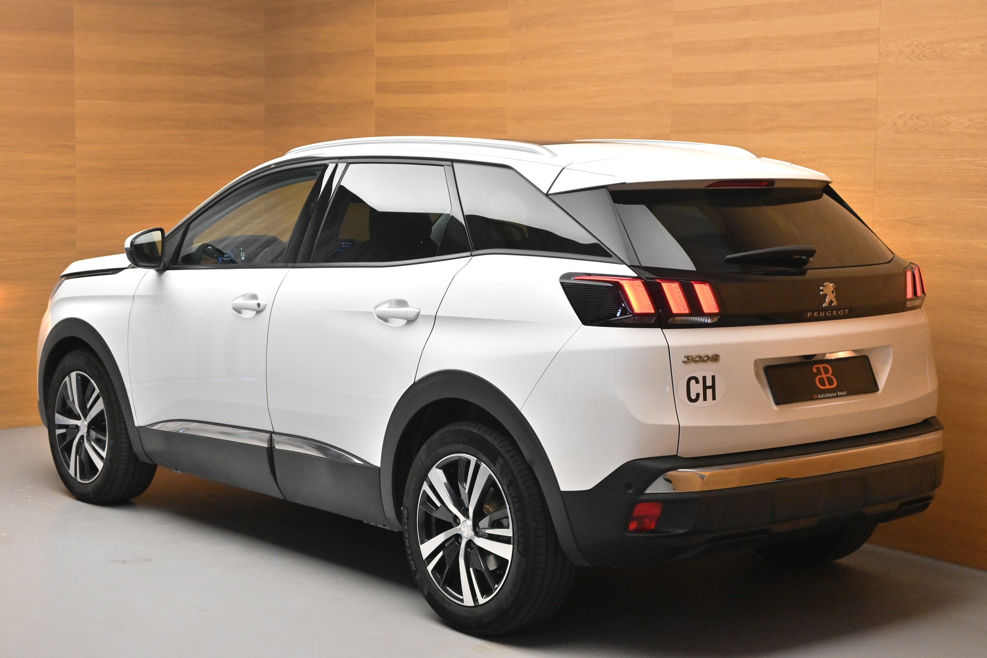 PEUGEOT 3008 1.5 BlueHDi Allure-image-4