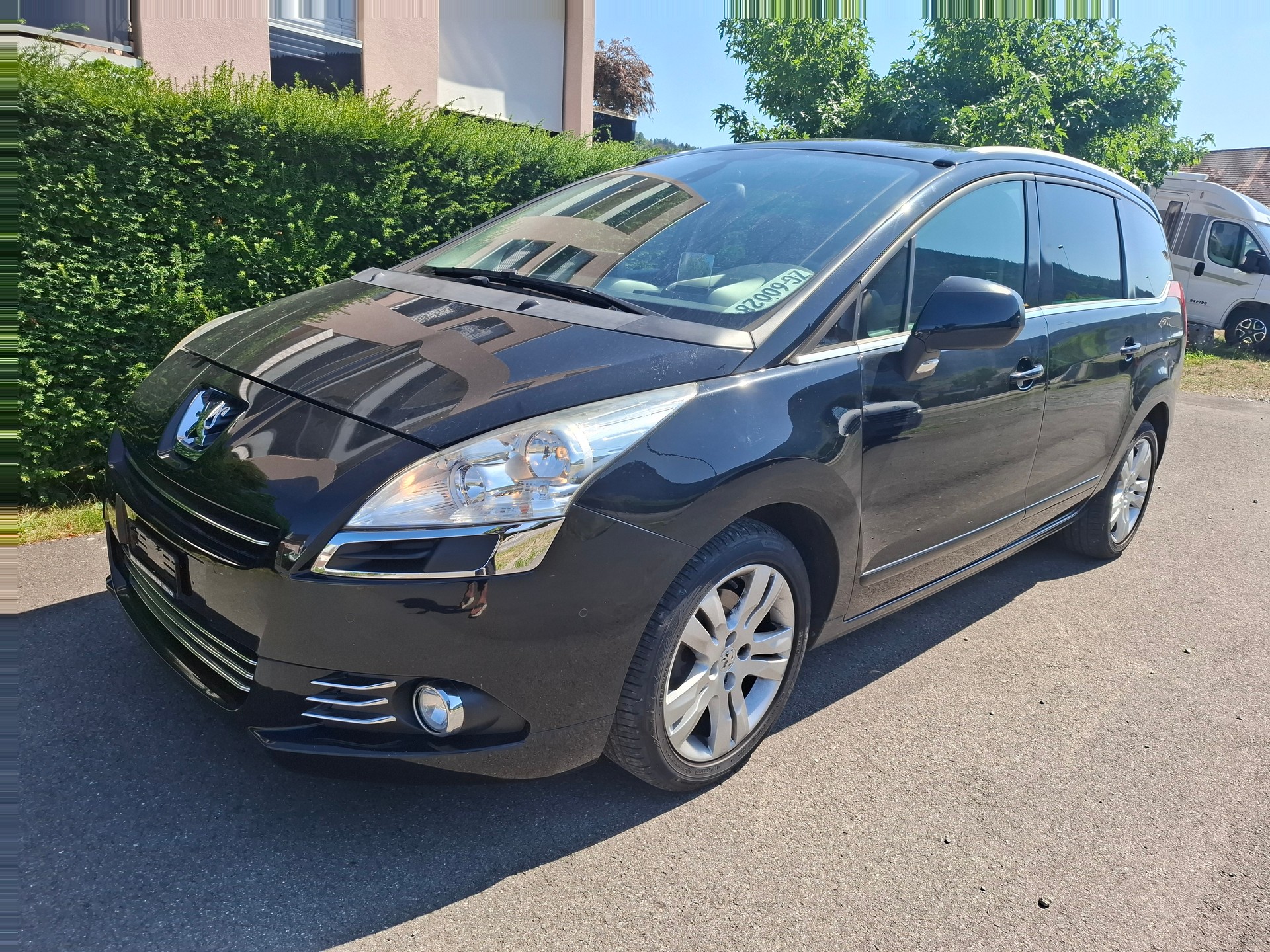 PEUGEOT 5008 1.6 16V T Sport Pack Automatic