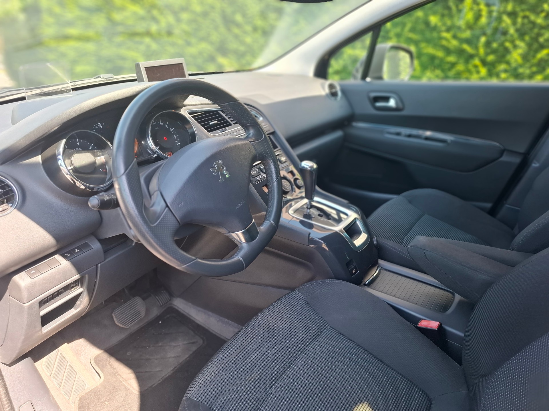 PEUGEOT 5008 1.6 16V T Sport Pack Automatic-image-5