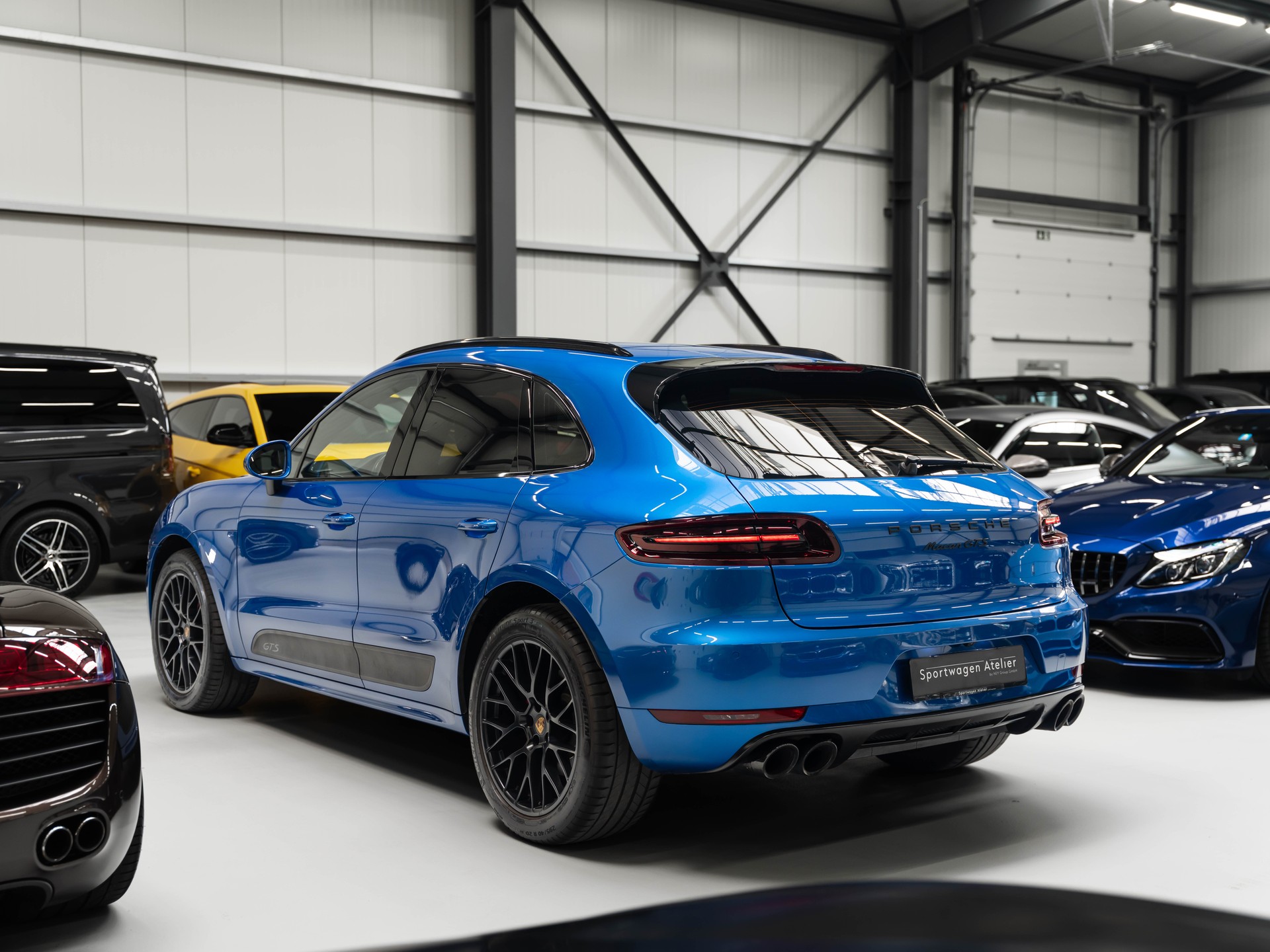 PORSCHE Macan GTS PDK-showroom-element-1