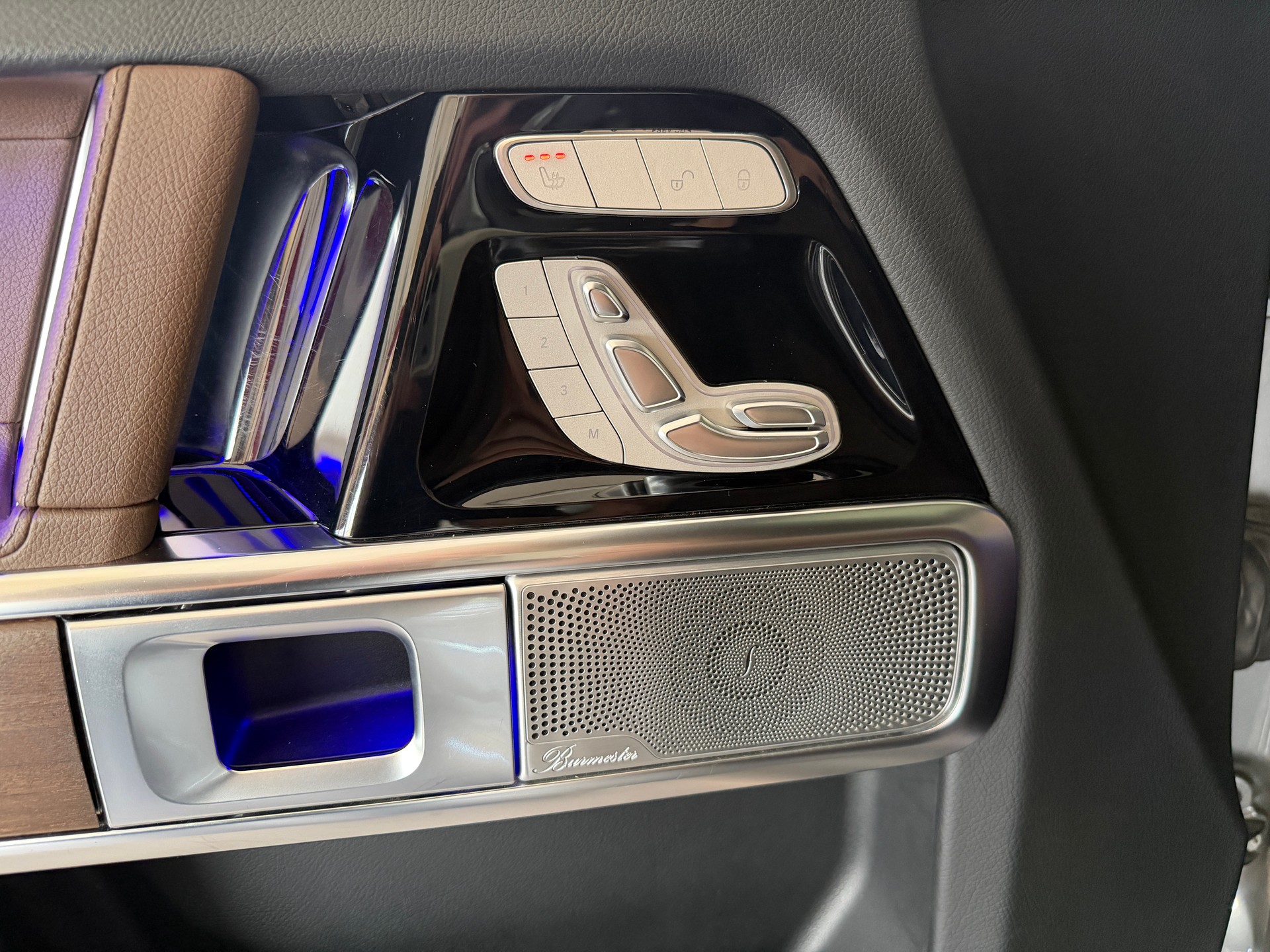 MERCEDES-BENZ G 400 d 9G-Tronic-image-11