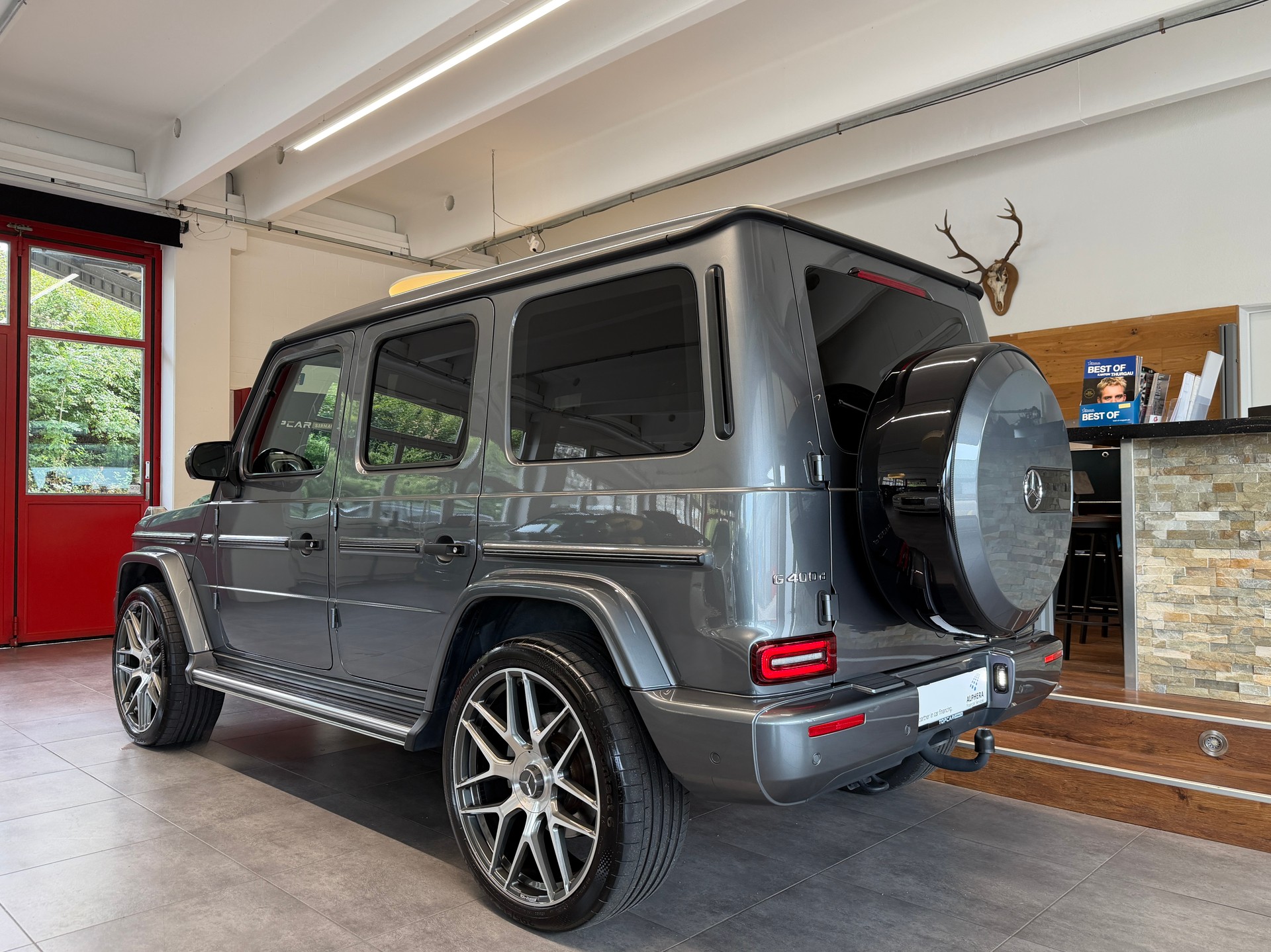 MERCEDES-BENZ G 400 d 9G-Tronic-showroom-element-3