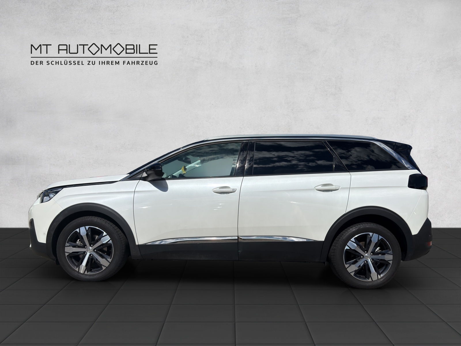 PEUGEOT 5008 1.6 THP Allure EAT-showroom-element-1