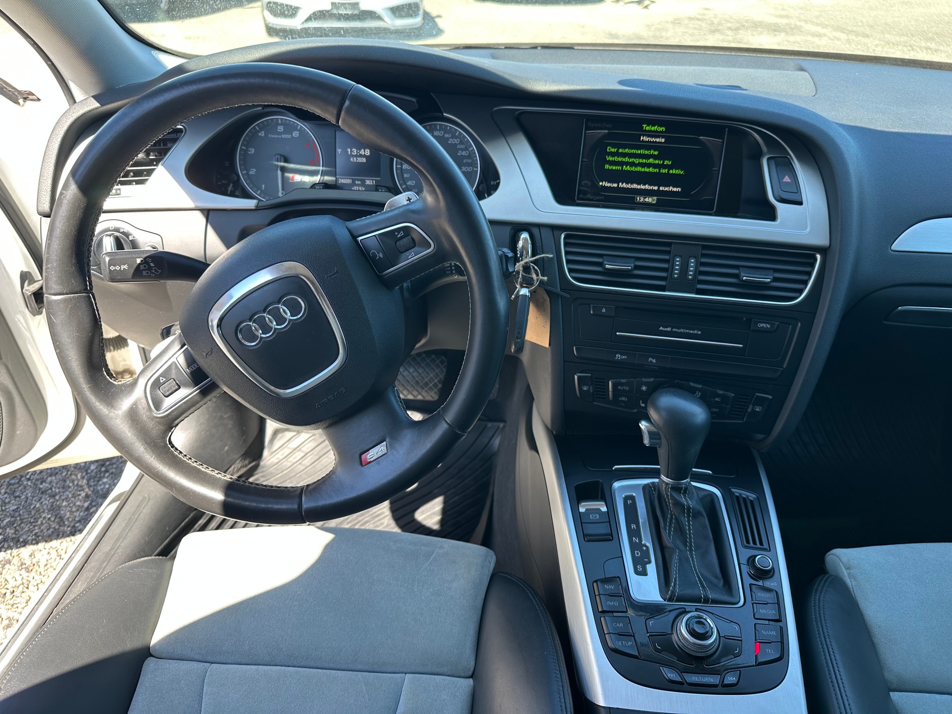 AUDI S4 Avant 3.0 TFSI quattro S-tronic-image-10