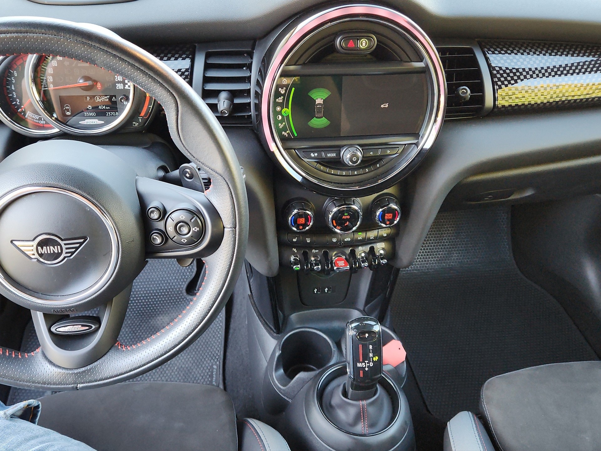 MINI Cooper John Cooper Works Cabriolet Steptronic-image-12