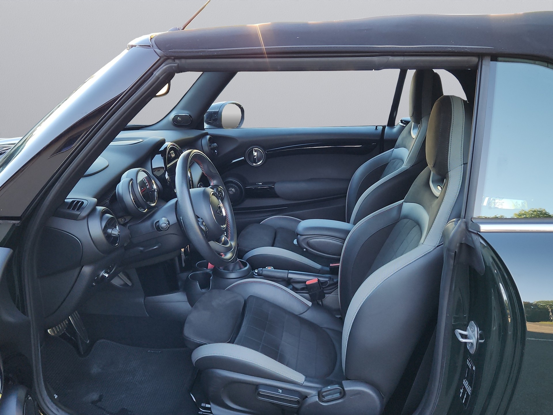 MINI Cooper John Cooper Works Cabriolet Steptronic-image-8