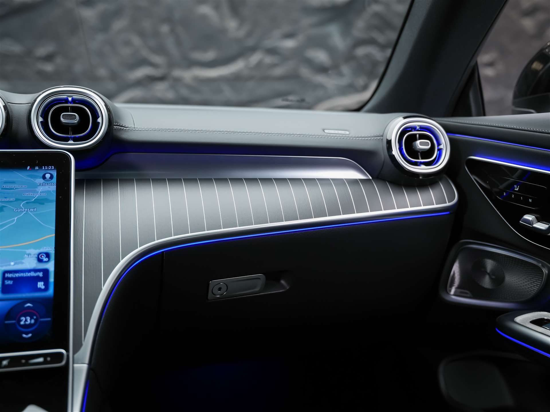 MERCEDES-BENZ CLE 200 Coupé AMG Line 9G-Tronic Werksgarantie*Burmester*360° Kamera*-image-18