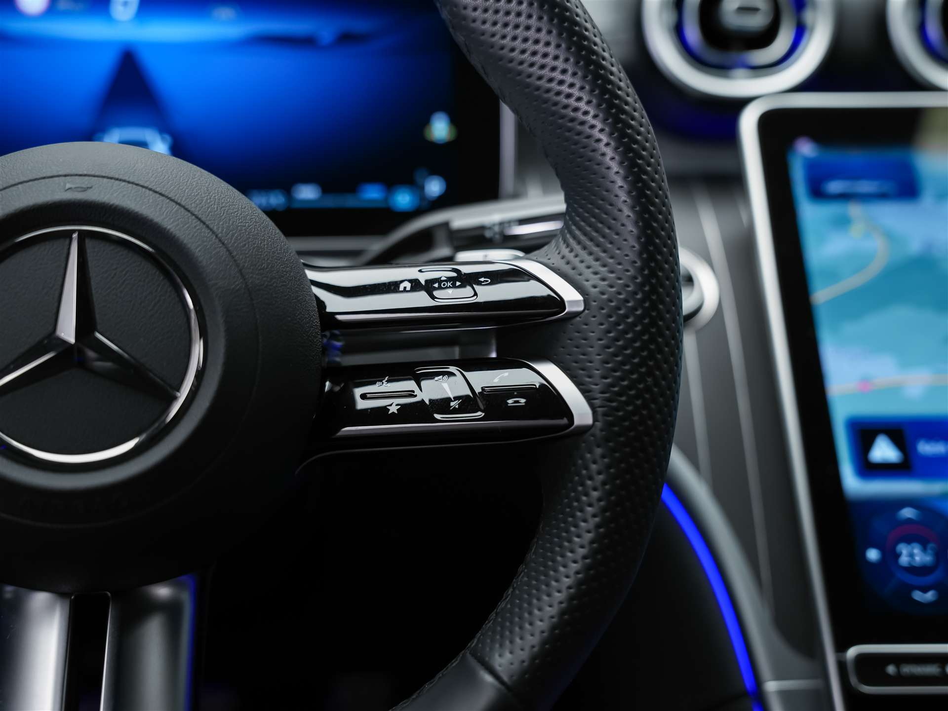 MERCEDES-BENZ CLE 200 Coupé AMG Line 9G-Tronic Werksgarantie*Burmester*360° Kamera*-image-26