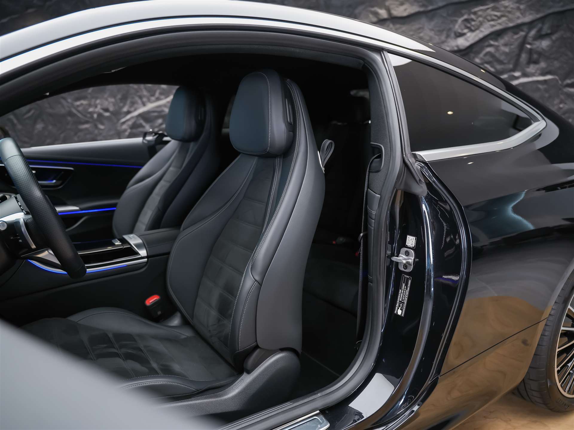 MERCEDES-BENZ CLE 200 Coupé AMG Line 9G-Tronic Werksgarantie*Burmester*360° Kamera*-image-9