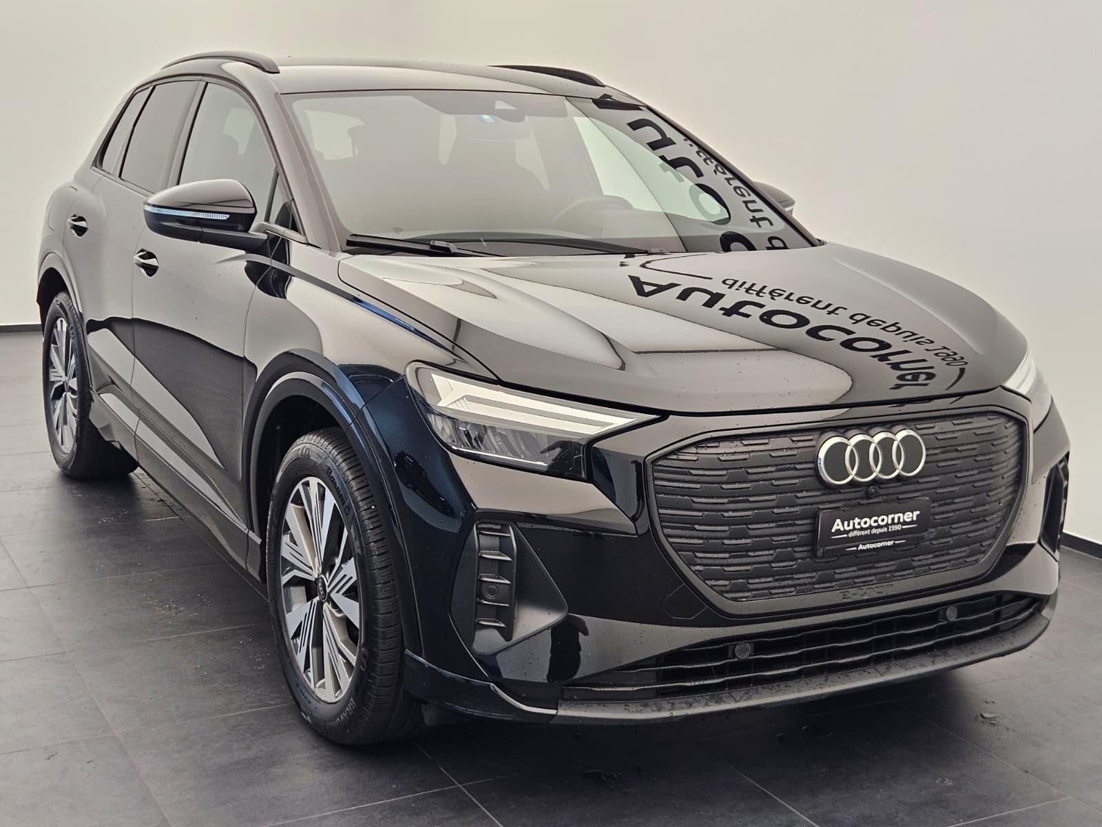 AUDI Q4 e-tron 45 quattro-image-4