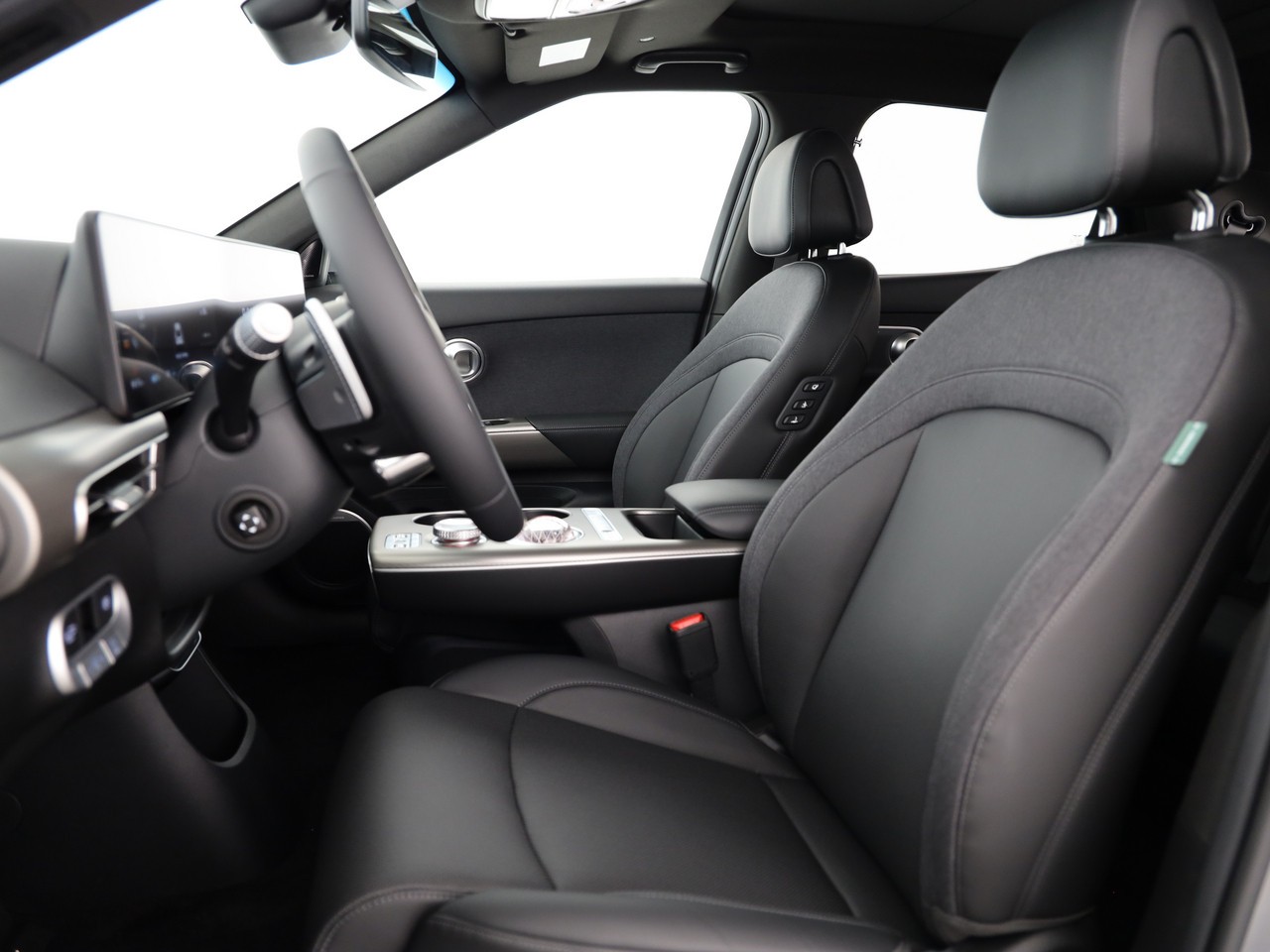 GENESIS GV60 77.4 kWh Sport AWD-showroom-element-3