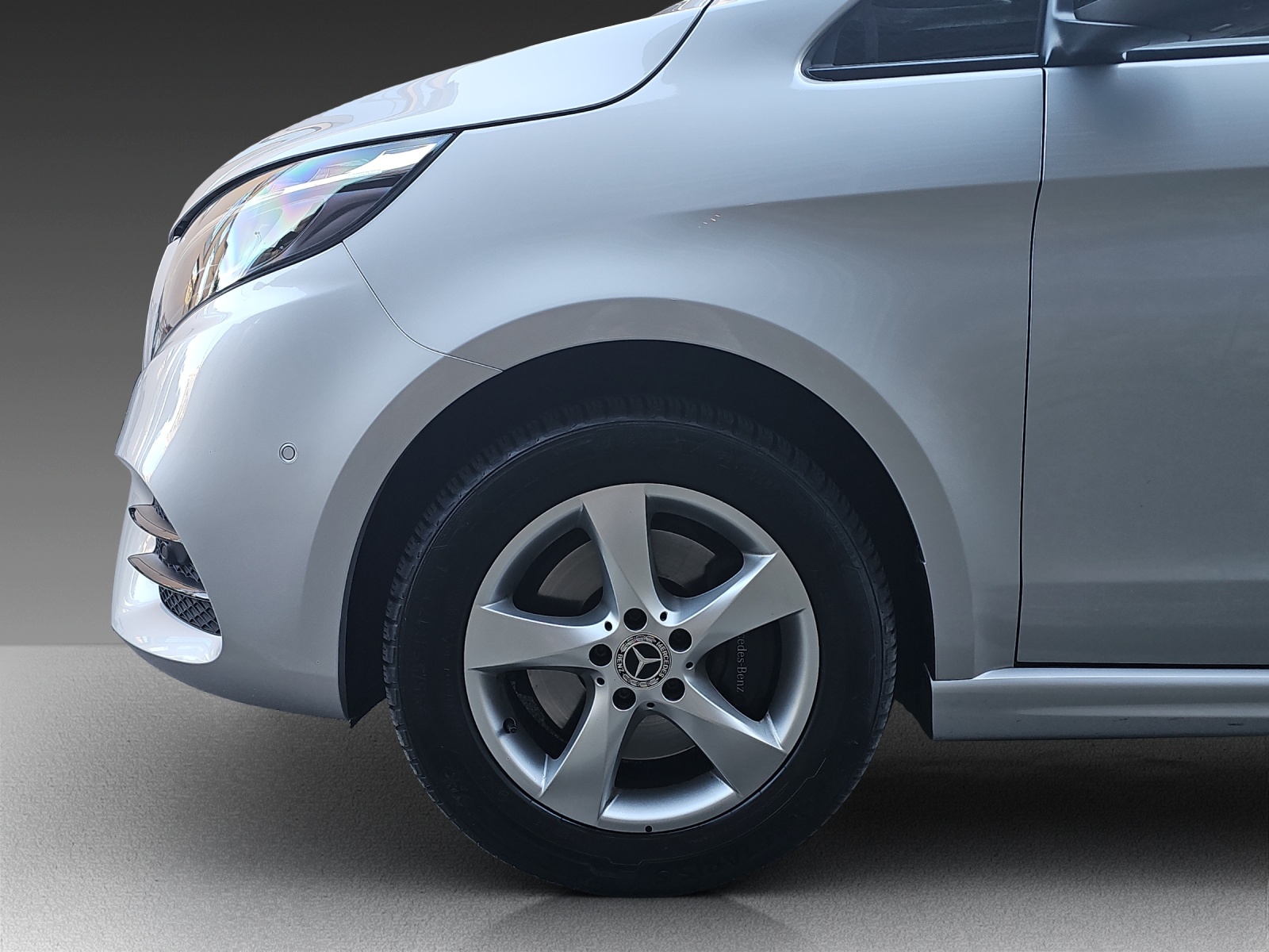 MERCEDES-BENZ V 300 d lang AMG-Line 4Matic 9G-Tronic-image-30