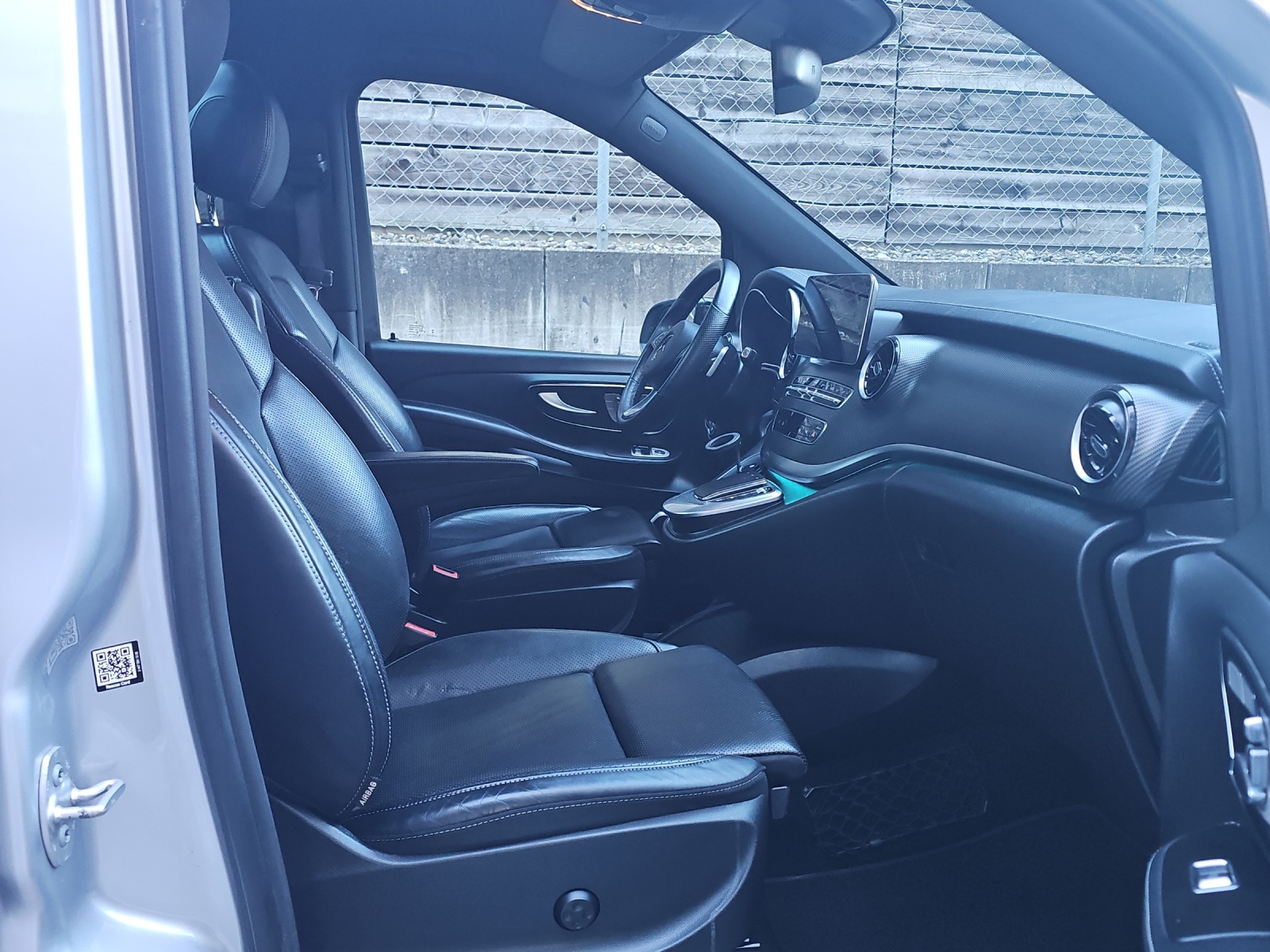 MERCEDES-BENZ V 300 d lang AMG-Line 4Matic 9G-Tronic-image-22