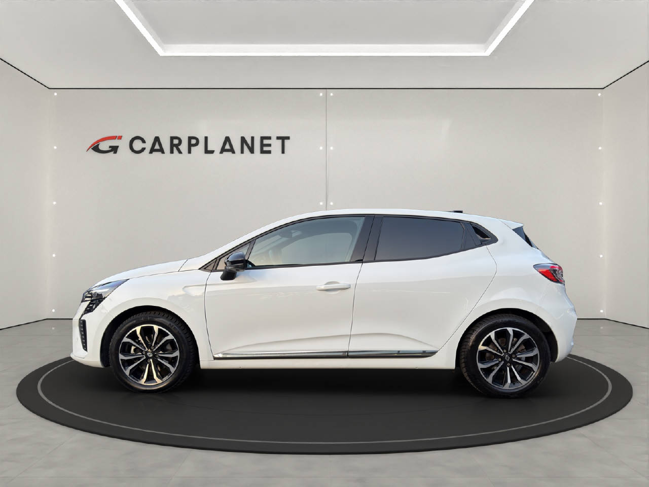RENAULT Clio 1.6 E-Tech techno-showroom-element-1