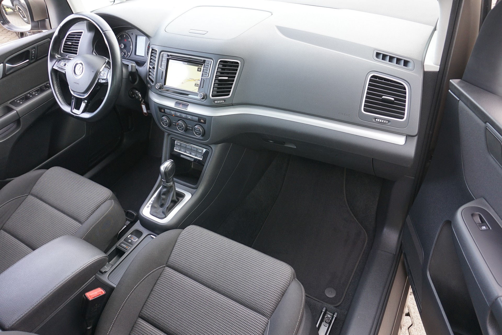 VW Sharan 2.0TDI BMT Comfort DSG-Automat mit 7-Sitzen!!-image-18