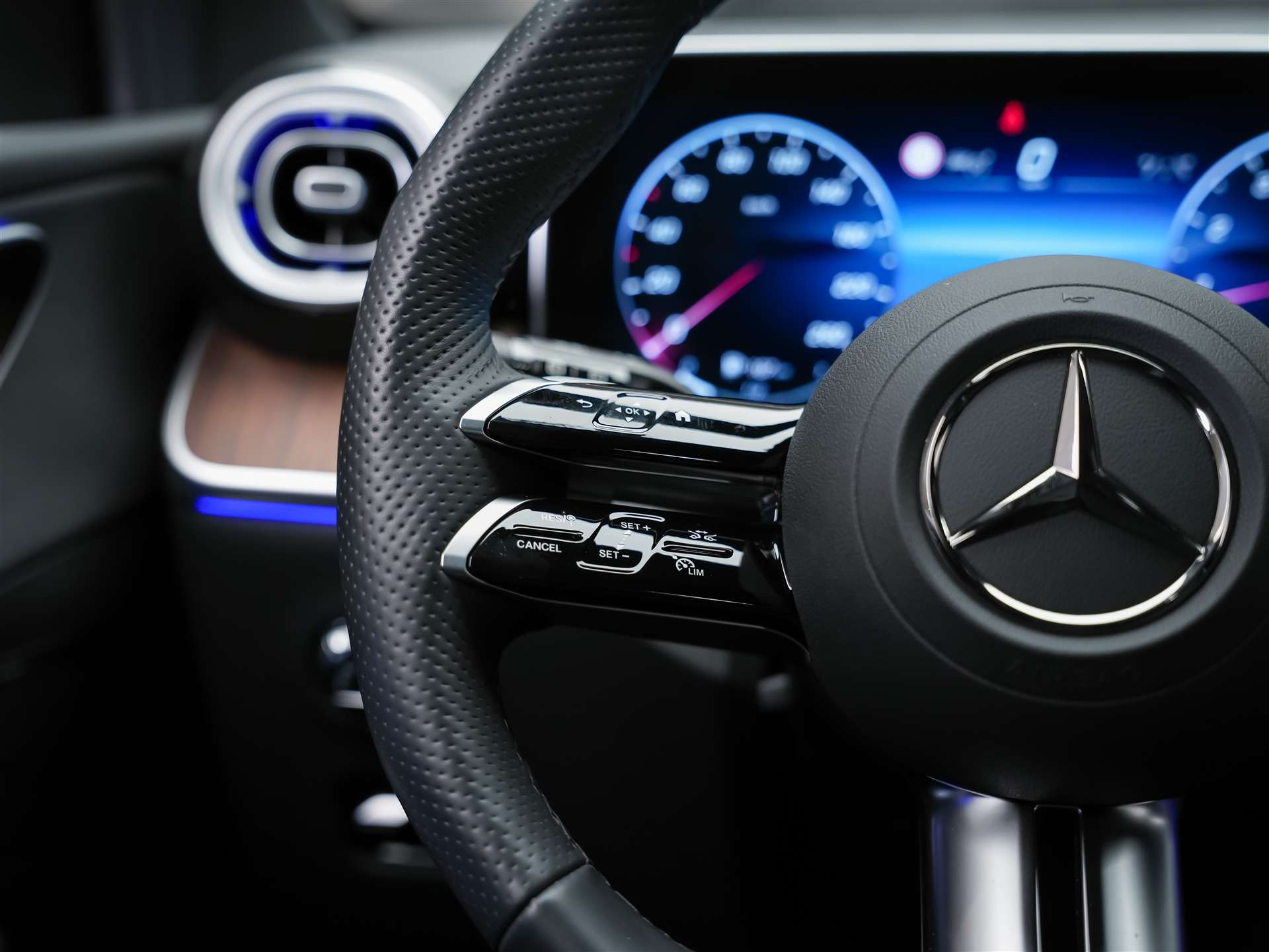 MERCEDES-BENZ GLC 200 4Matic AMG Line 9G-Tronic *Digital Light*Hinterachslenkung*Luftfahrwerk*-image-27