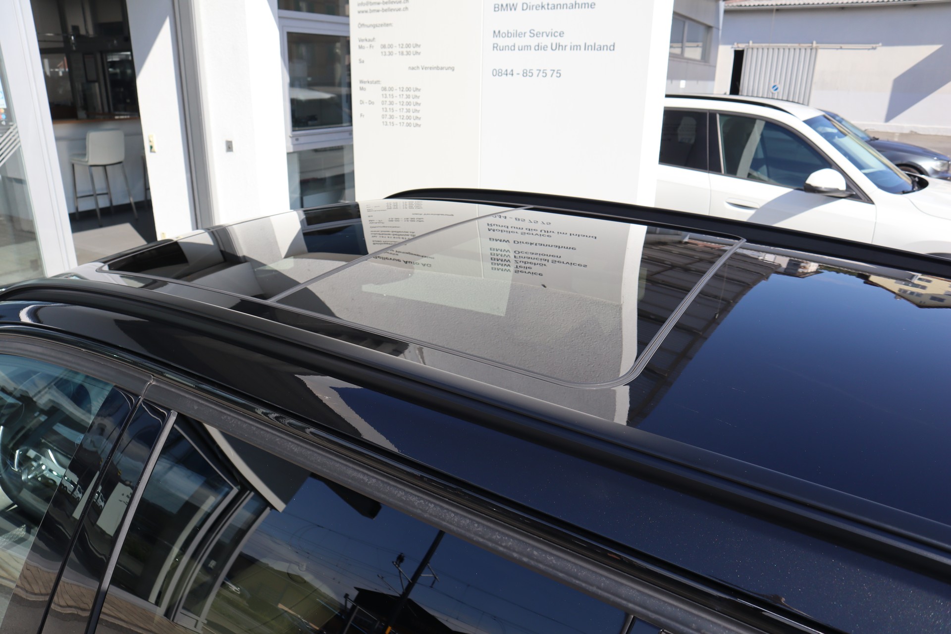 BMW 340i xDrive Touring MSportpaket Panoramaglasdach 4x4 Euro 6-image-14