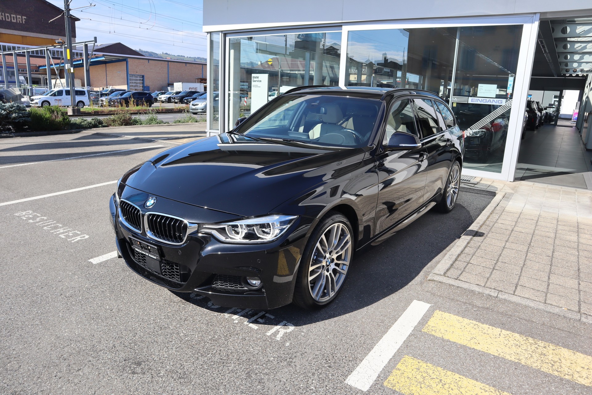 BMW 340i xDrive Touring MSportpaket Panoramaglasdach 4x4 Euro 6-image-2