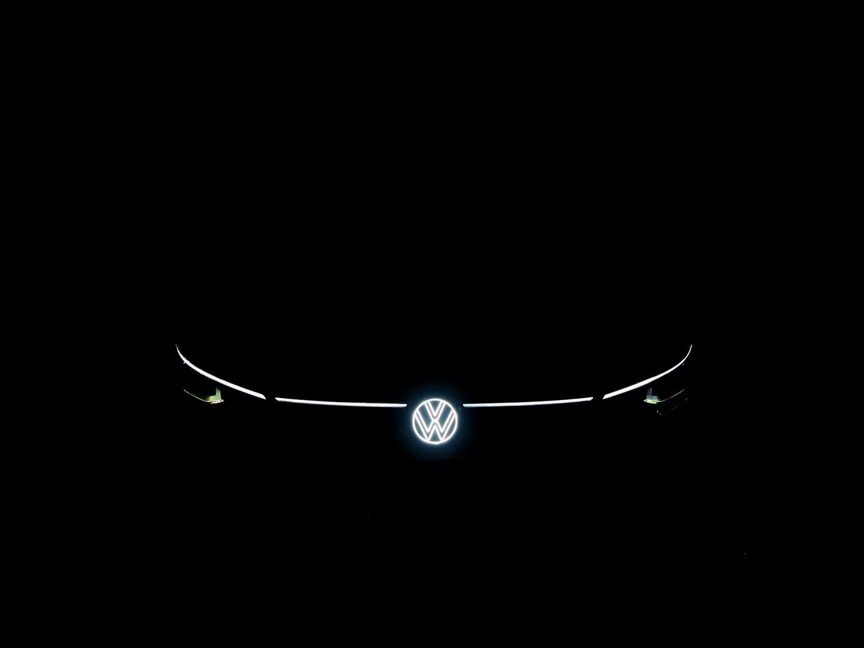 VW Golf VIII 2.0 TSI R-Line DSG 4Motion-image-6