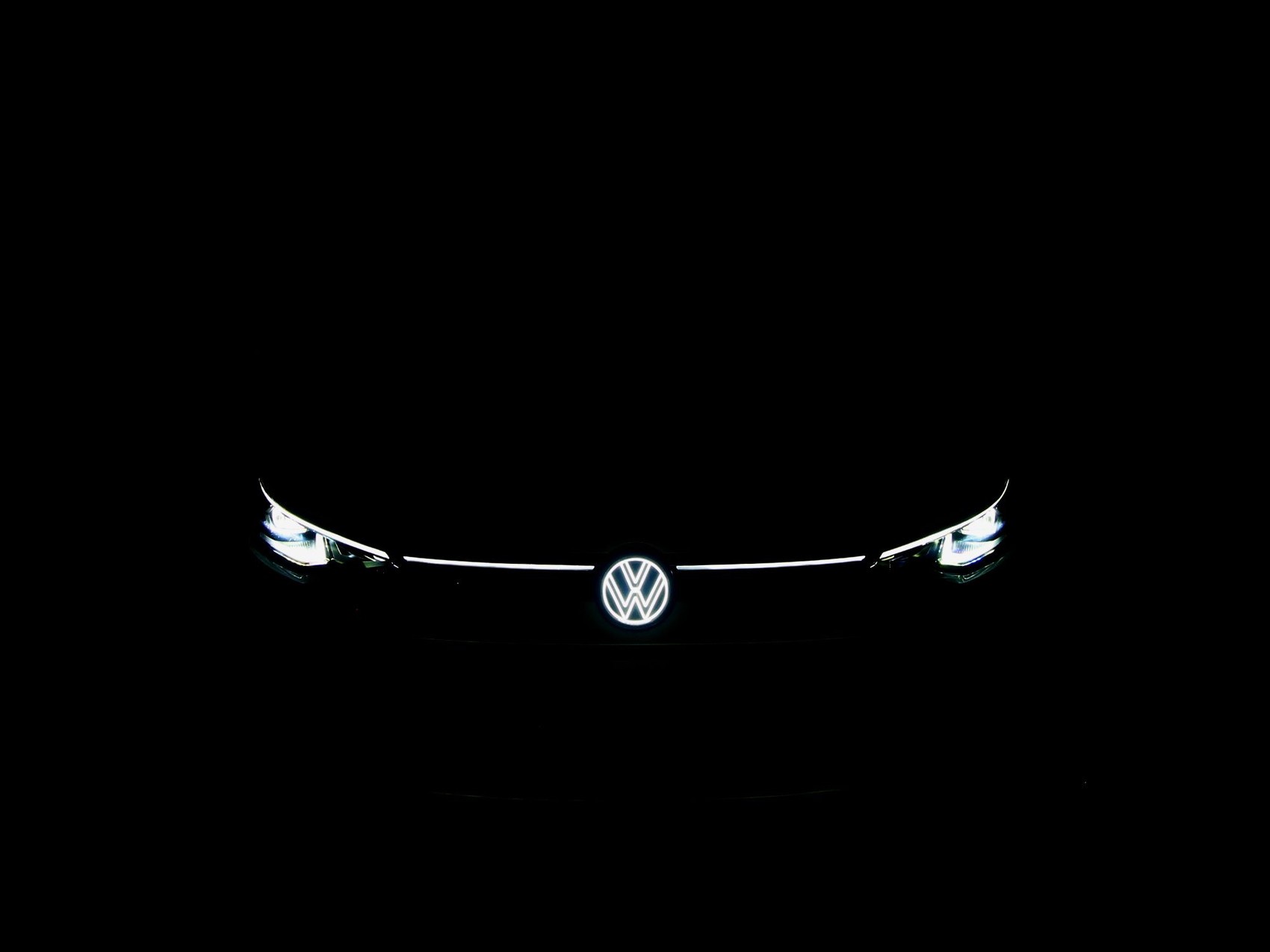 VW Golf VIII 2.0 TSI R-Line DSG 4Motion-image-7