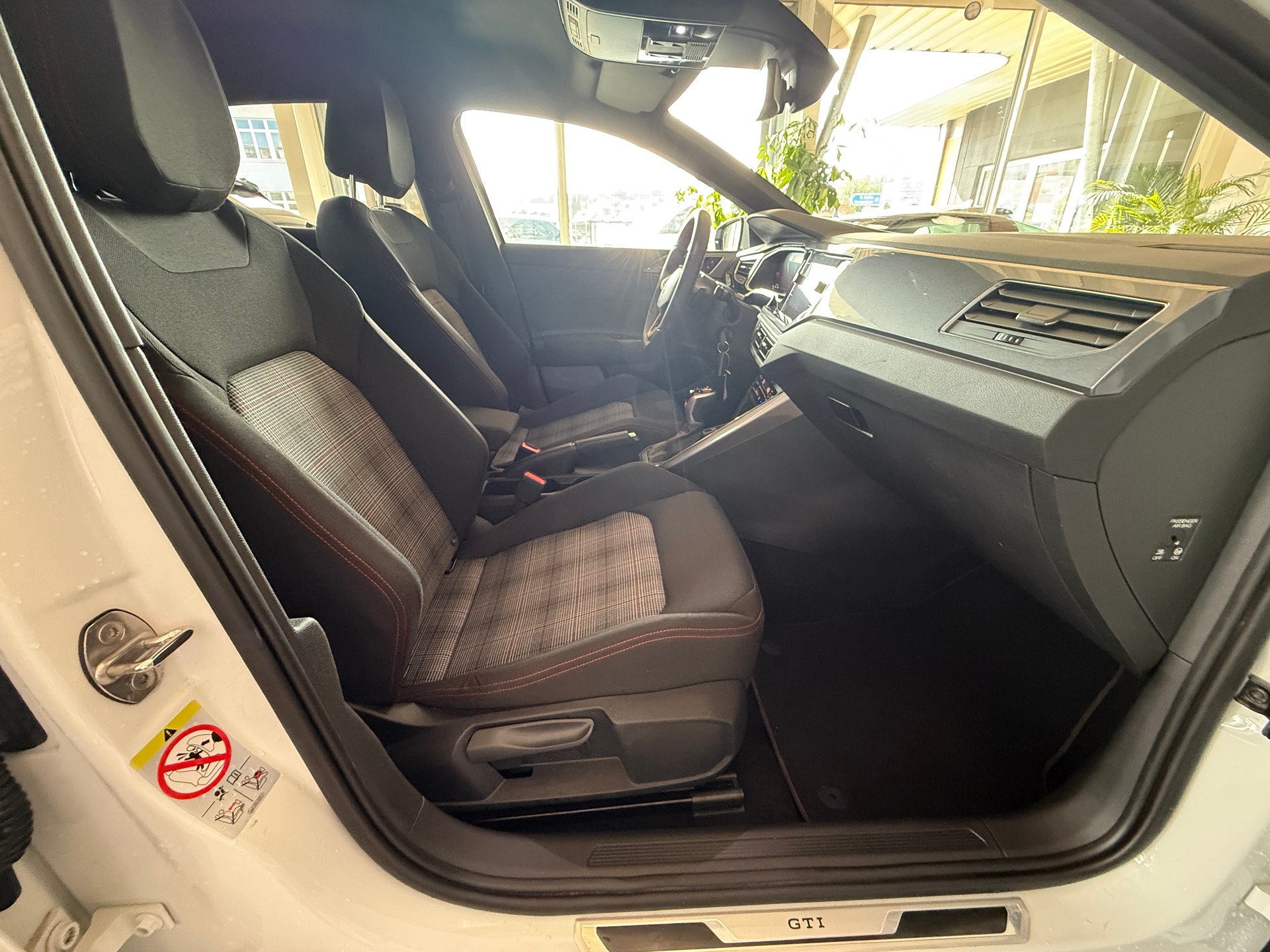 VW Polo 2.0 TSI GTI DSG *** DISTANZREGLER ***-image-16