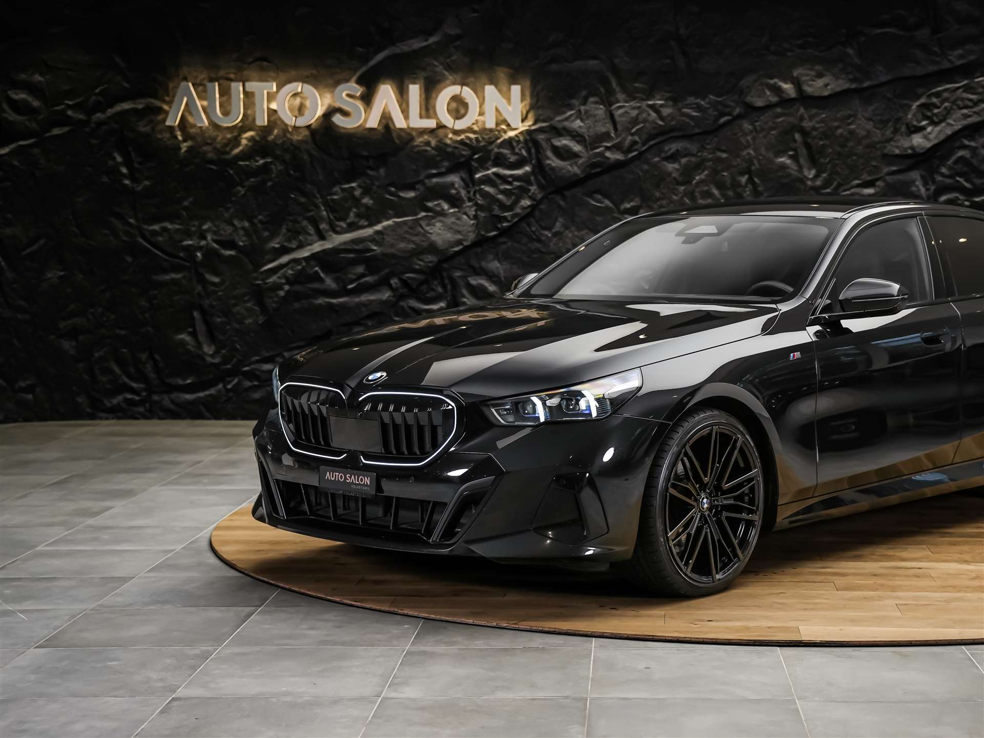 BMW 520i 48V M Sport Steptronic *ICONIC GLOW*Werksgarantie*21" Felgen*Sitzlüftung*-image-14