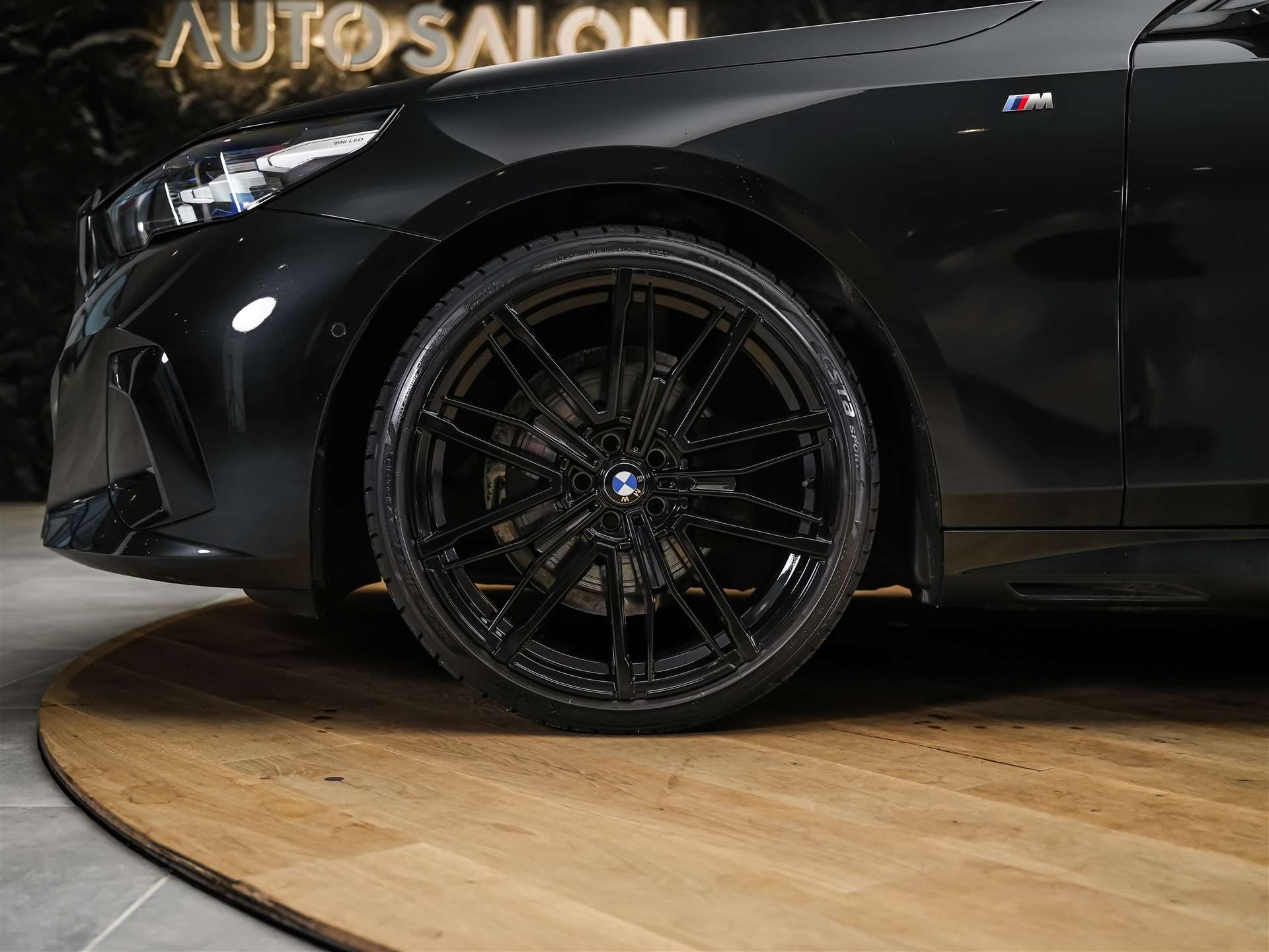 BMW 520i 48V M Sport Steptronic *ICONIC GLOW*Werksgarantie*21" Felgen*Sitzlüftung*-image-16