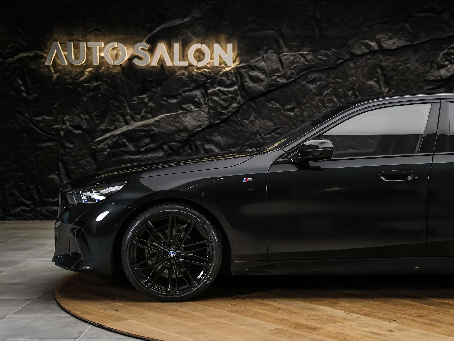 BMW 520i 48V M Sport Steptronic *ICONIC GLOW*Werksgarantie*21" Felgen*Sitzlüftung*-image-15
