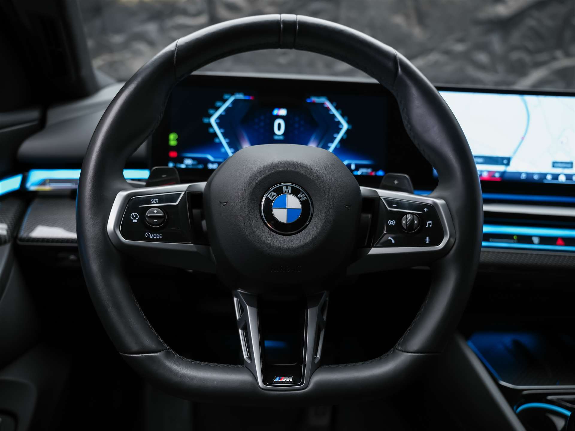 BMW 520i 48V M Sport Steptronic *ICONIC GLOW*Werksgarantie*21" Felgen*Sitzlüftung*-image-28