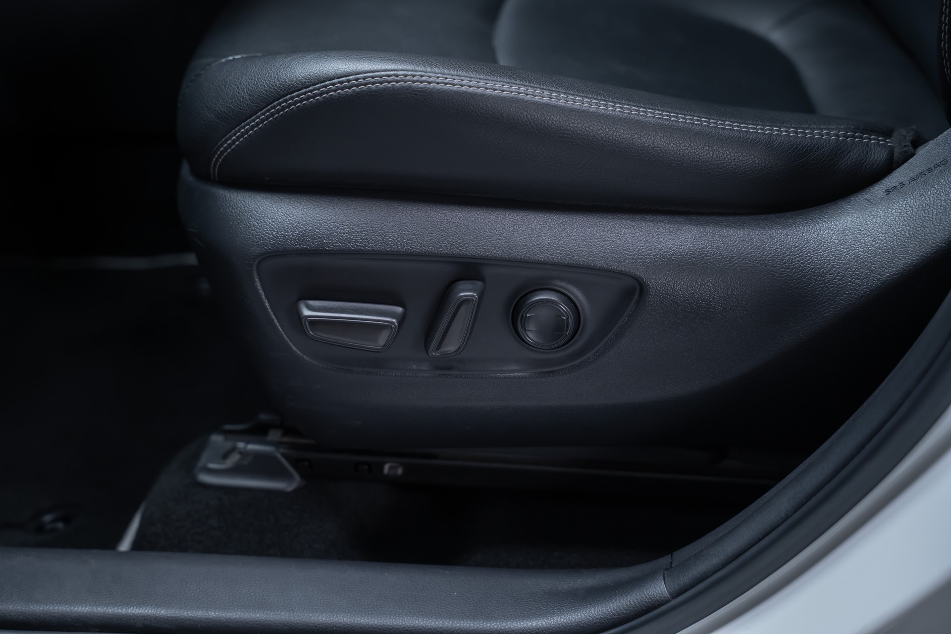 TOYOTA RAV-4 2.5 HEV Premium / 360°Kamera / el.Sitze / Lenkradheizung-image-11