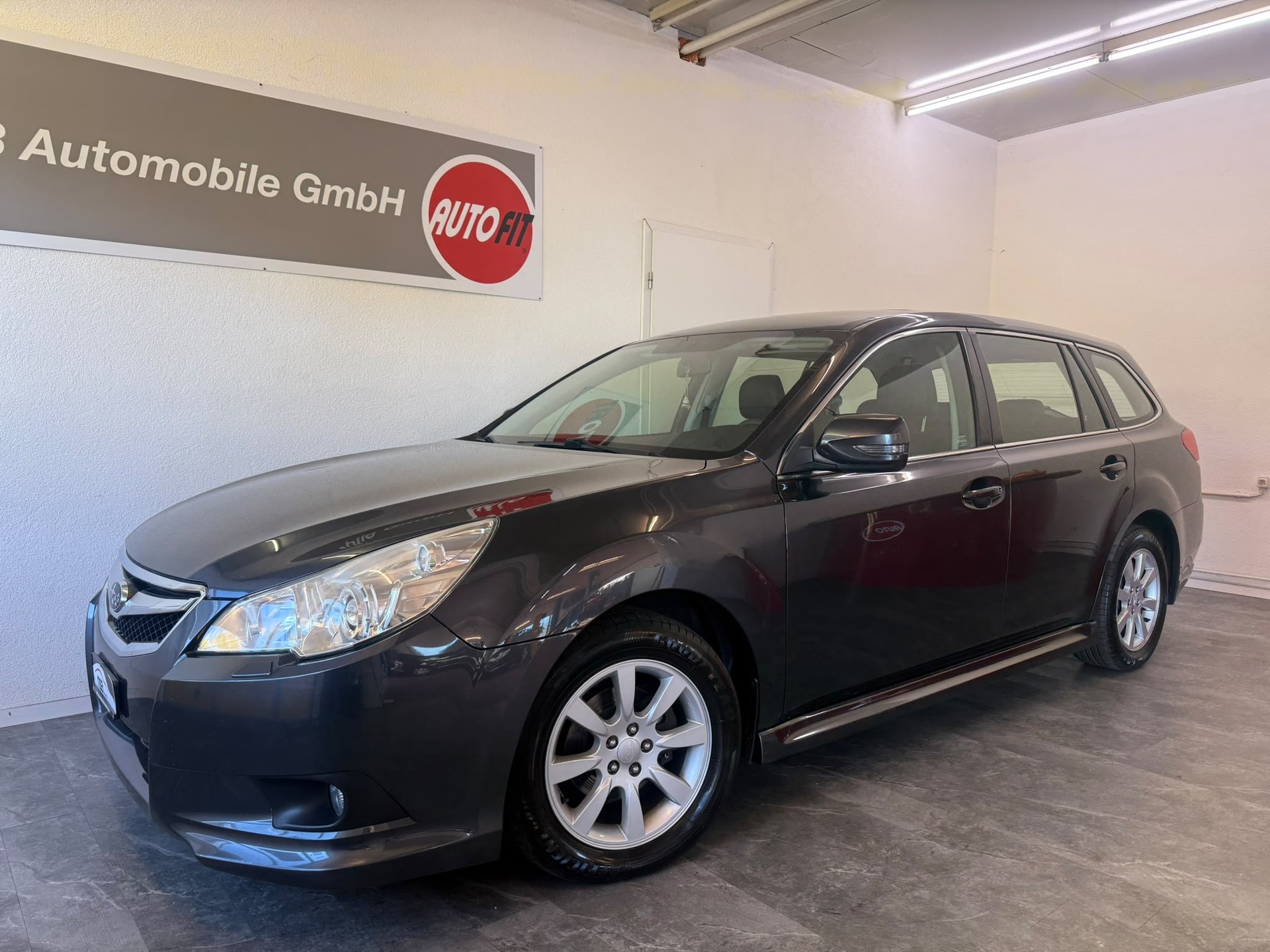 SUBARU Legacy 2.0i Swiss Special AWD Lineartronic-image-1