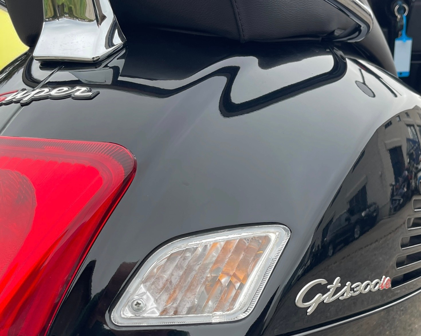 PIAGGIO Vespa GTS Super 300 i.e-image-11