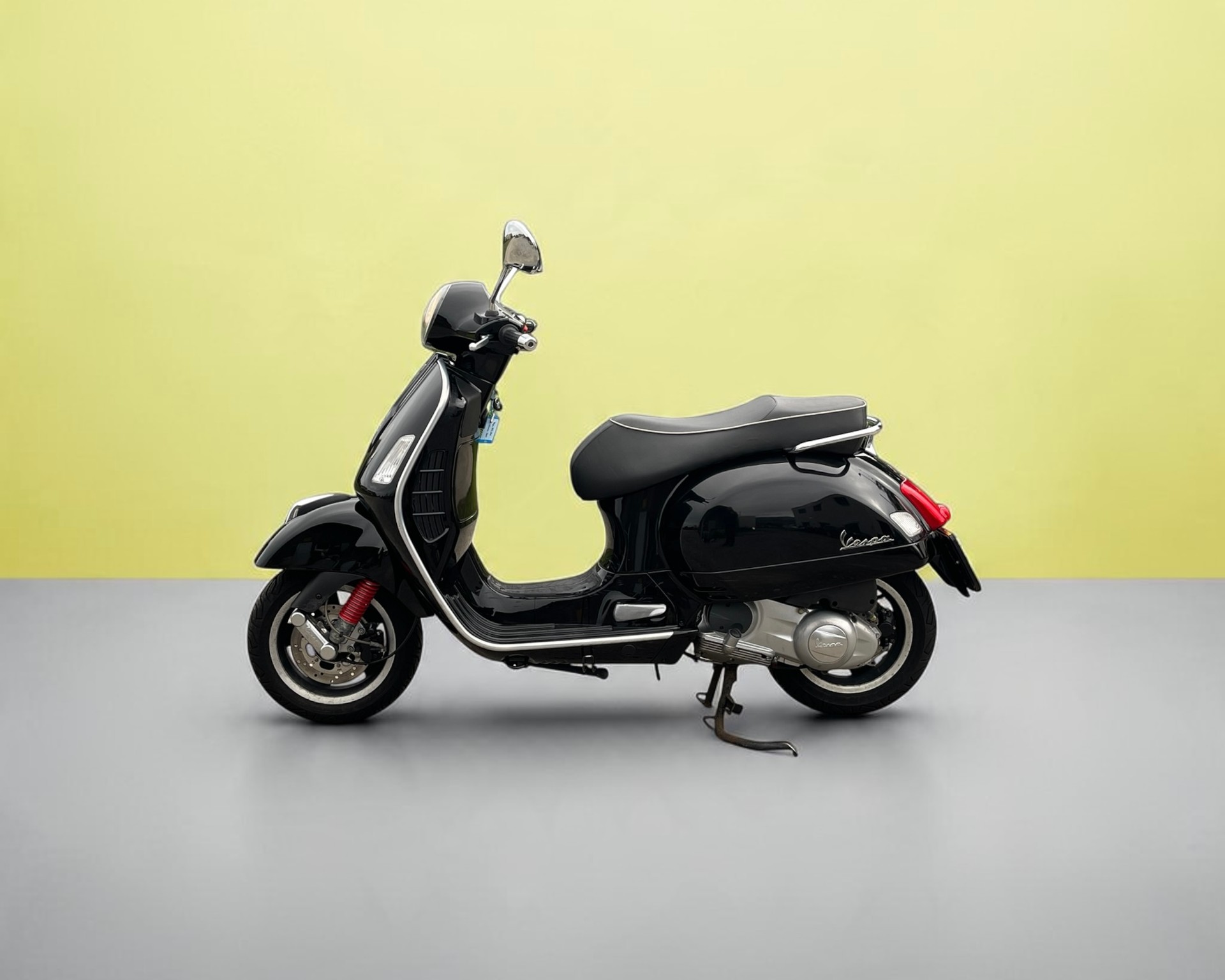 PIAGGIO Vespa GTS Super 300 i.e-image-1