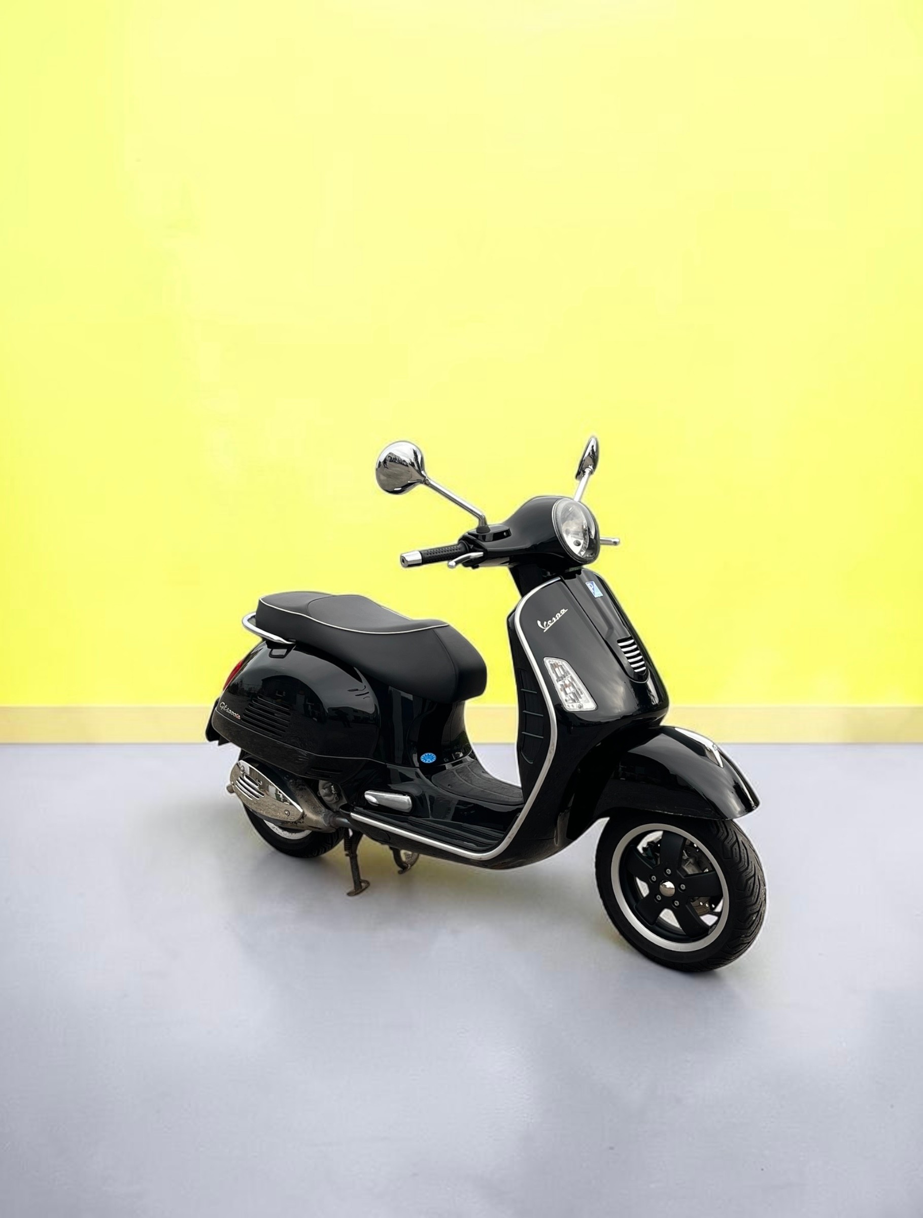 PIAGGIO Vespa GTS Super 300 i.e-image-2